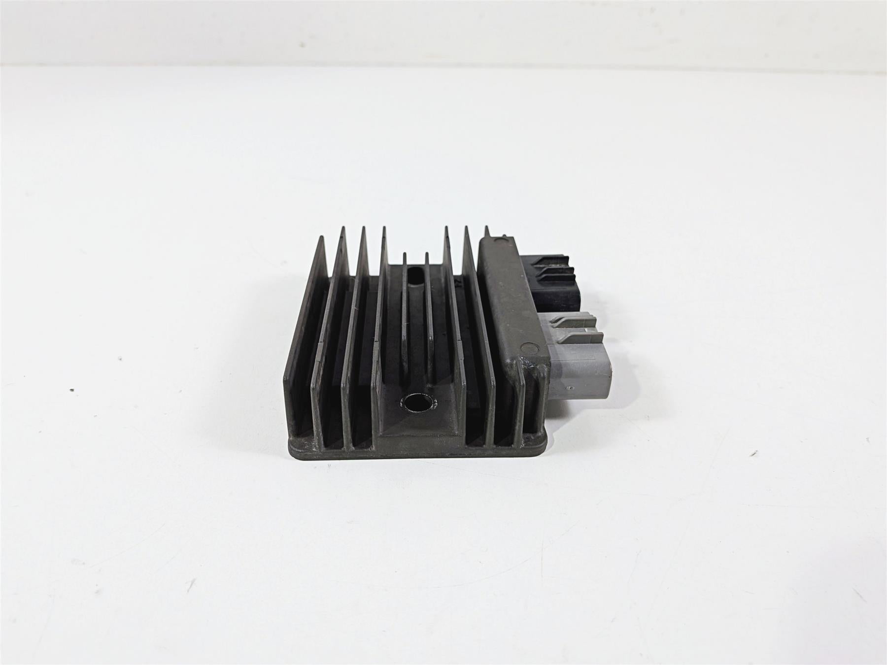 2022 Kawasaki ZX10R ZX1000 Ninja Rectifier Voltage Regulator 21066-0748 {{ shop.shopifyCountryName }} - Mototech271