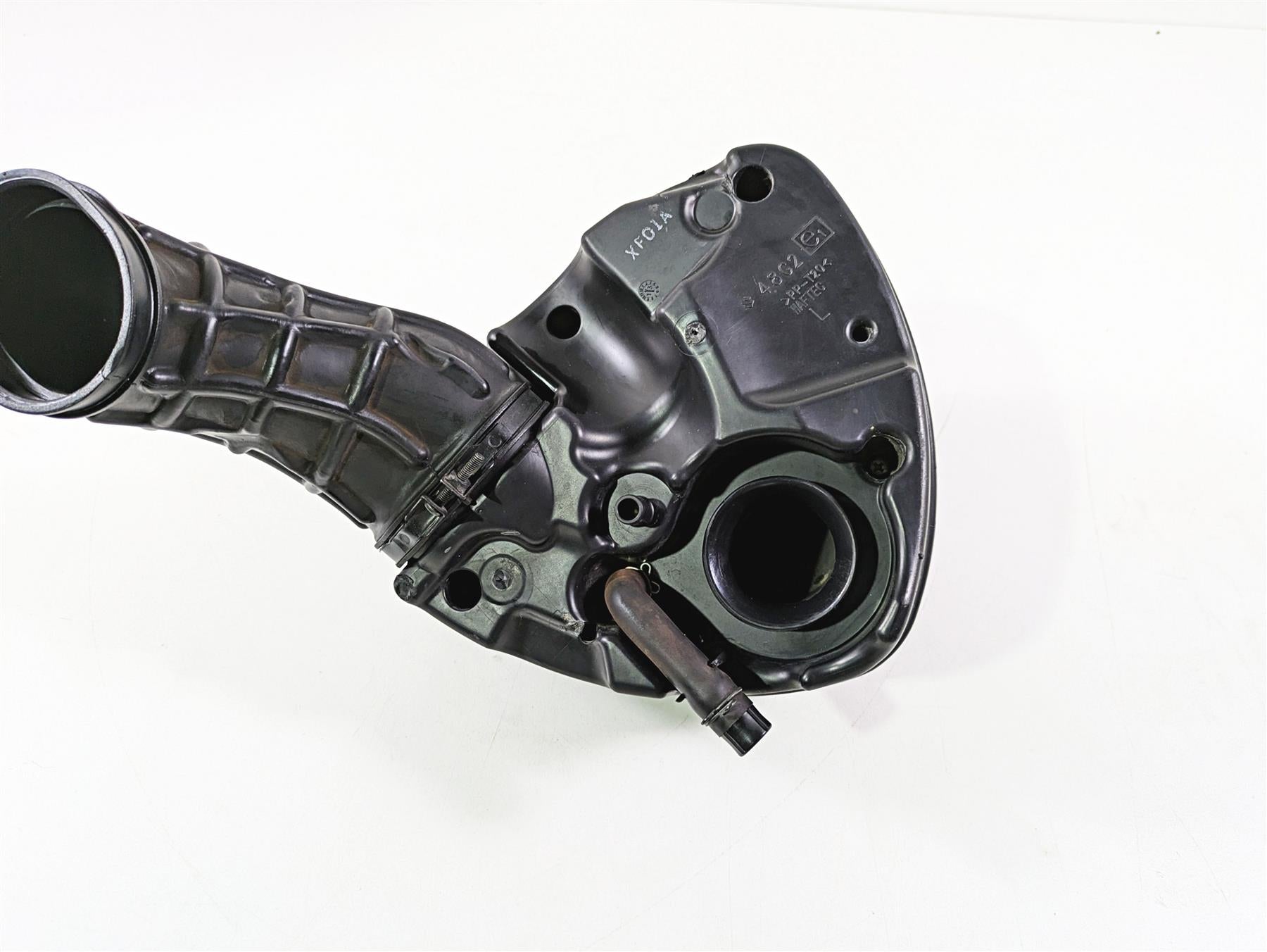 2016 Suzuki M109R VZR1800 Boulevard Left Air Cleaner Filter - Read 13702-48G40 {{ shop.shopifyCountryName }} - Mototech271