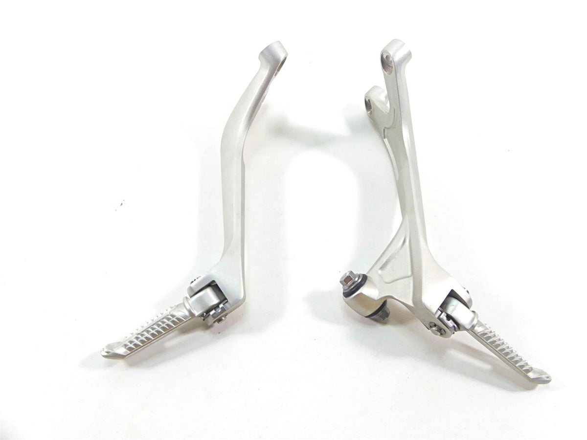 2022 Triumph Speed Triple 1200 RS Rear Passenger Footpeg Rest T2082430 T2082440 {{ shop.shopifyCountryName }} - Mototech271