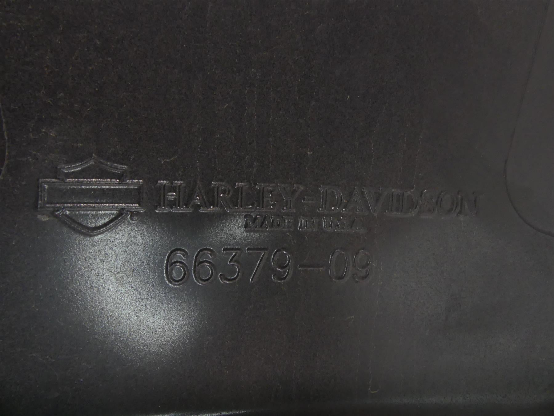 2012 Harley VRSCF Muscle Rod Upper Fuel Tank Airbox Cover Fairing 66379-09 {{ shop.shopifyCountryName }} - Mototech271