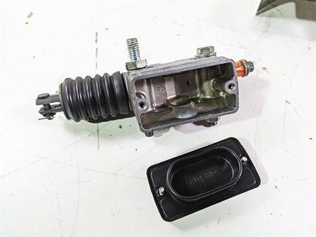 1992 Harley FLSTC Softail Heritage Rear Brake Master Cylinder + Cover 42468-87E {{ shop.shopifyCountryName }} - Mototech271