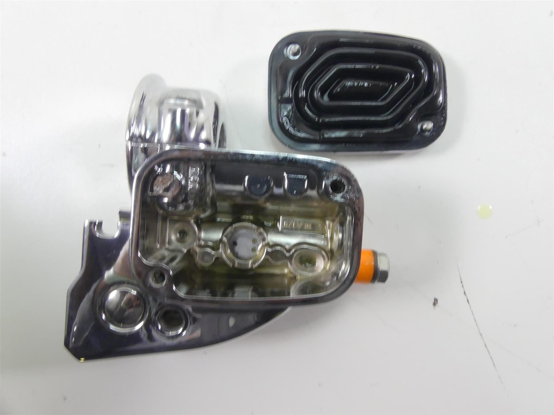 2009 Harley FLHTCU SE4 CVO E-Glide Front Chrome Brake Master Cylinder 42102-08D {{ shop.shopifyCountryName }} - Mototech271