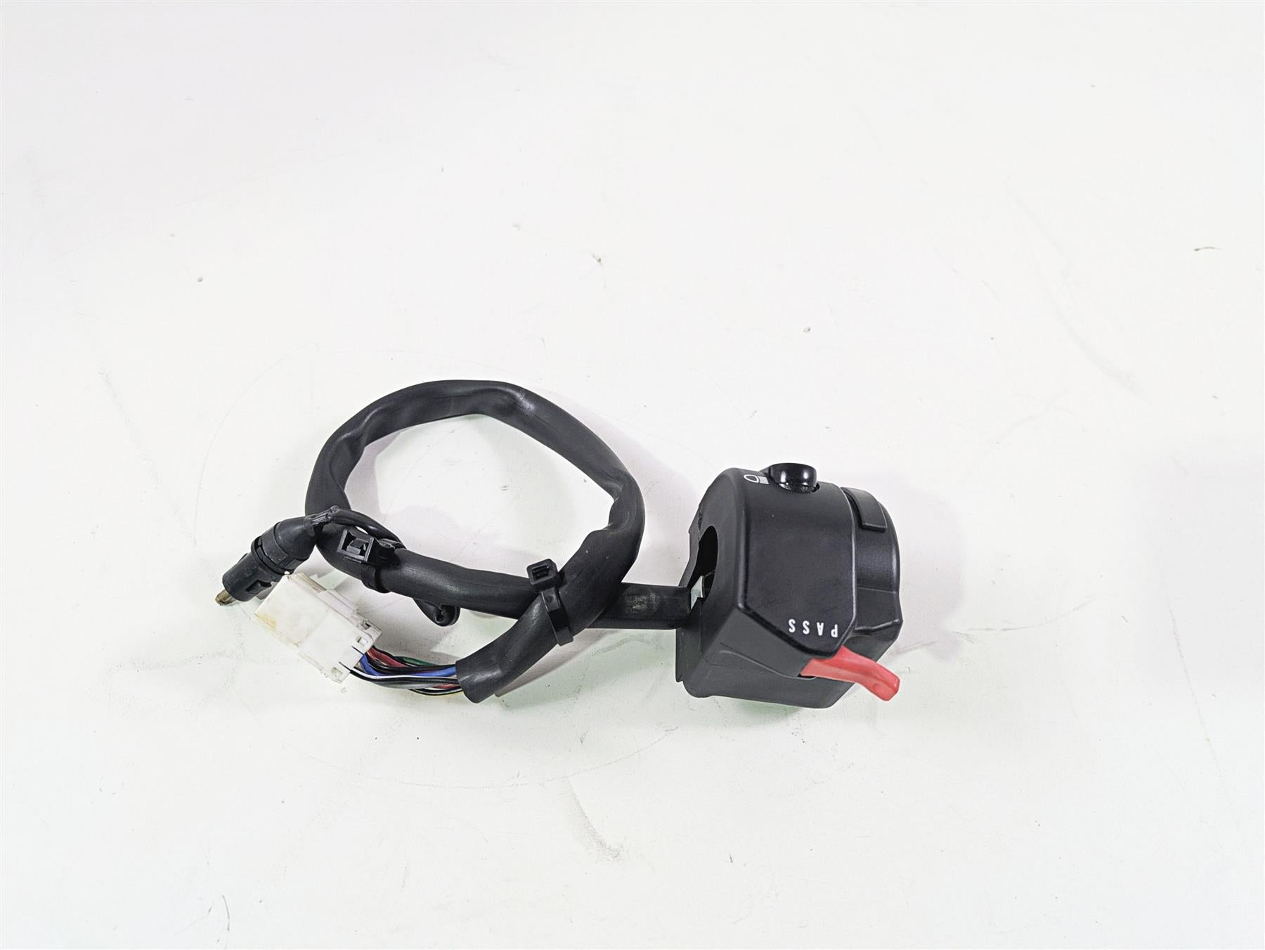 2013 Triumph Bonneville Left Hand Turn Signal Control Switch T2040328 {{ shop.shopifyCountryName }} - Mototech271