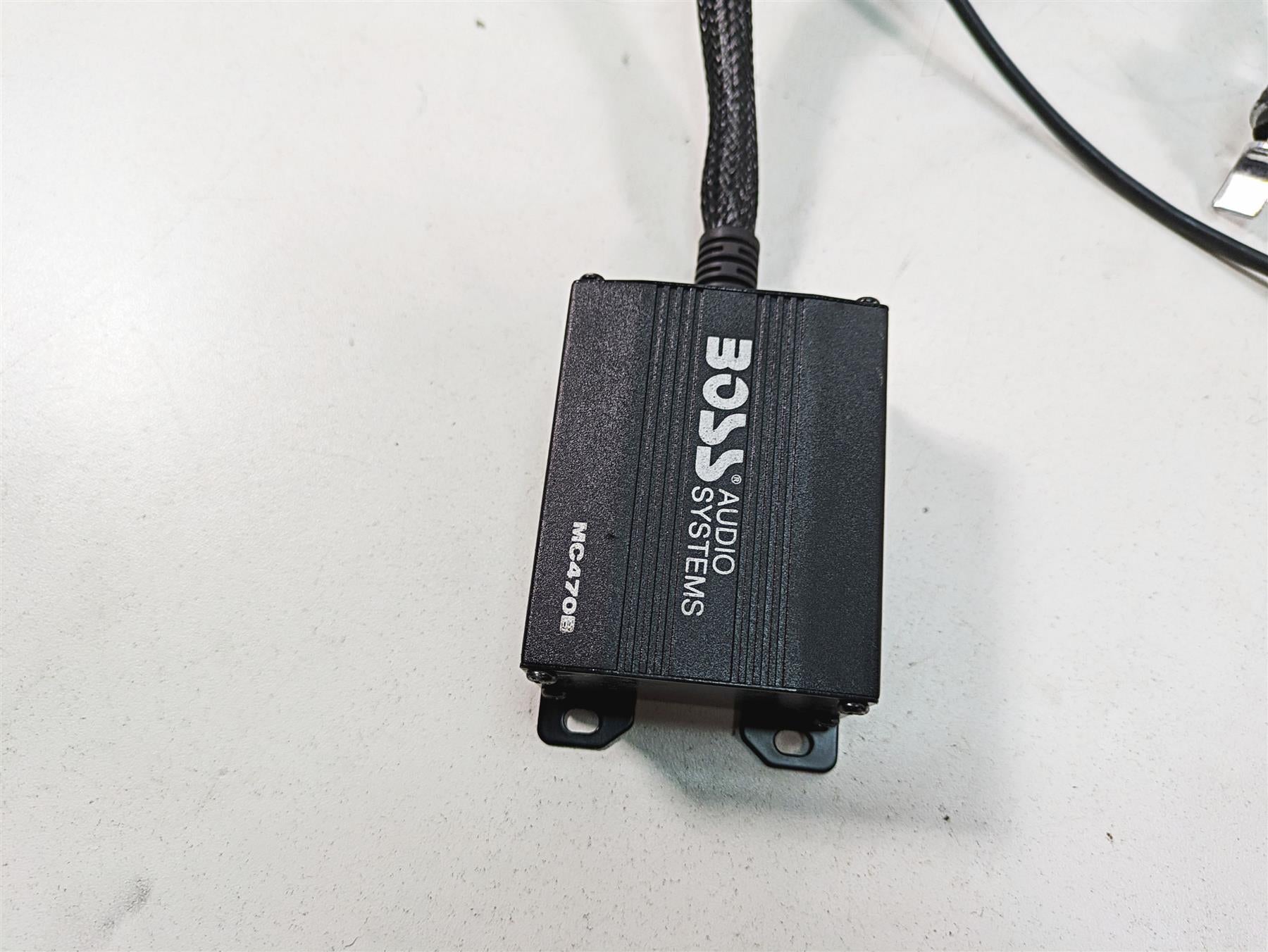 2012 Harley FLD Dyna Switchback Boss Audio Systems Bluetooth Speaker Set MC470B {{ shop.shopifyCountryName }} - Mototech271