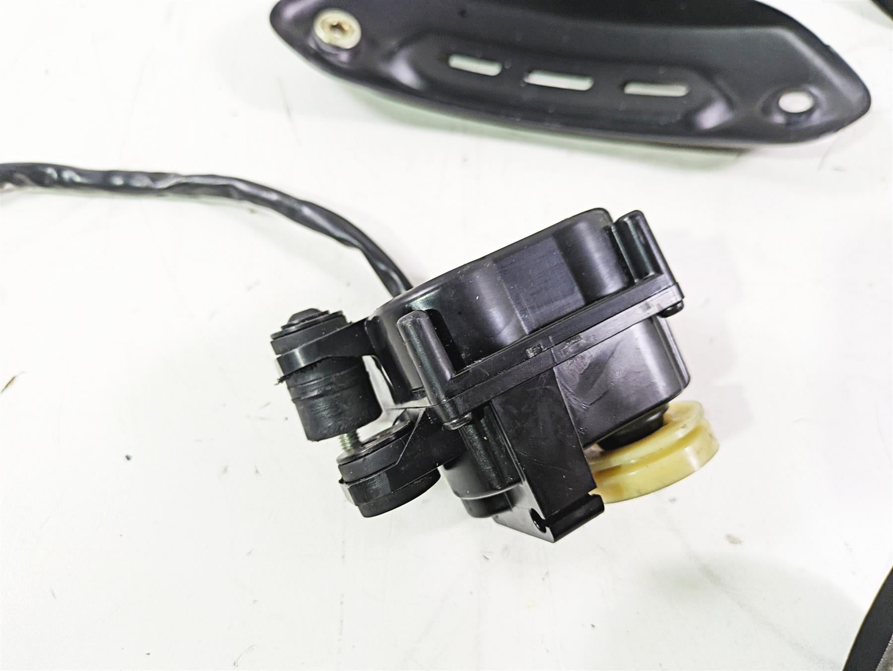 2018 Ducati Hypermotard 939 SP Exhaust Header & Servo Motor 57013292B 59340393A {{ shop.shopifyCountryName }} - Mototech271