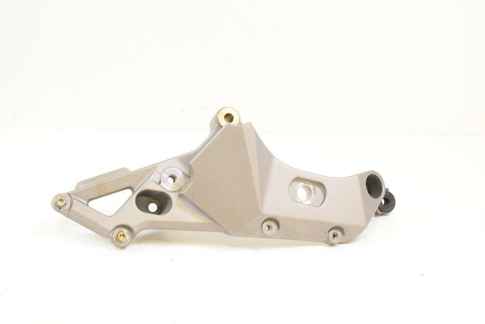 07 MV Agusta Brutale B4 910R 910 R Right Frame Mount Support Bracket 80A097900 {{ shop.shopifyCountryName }} - Mototech271