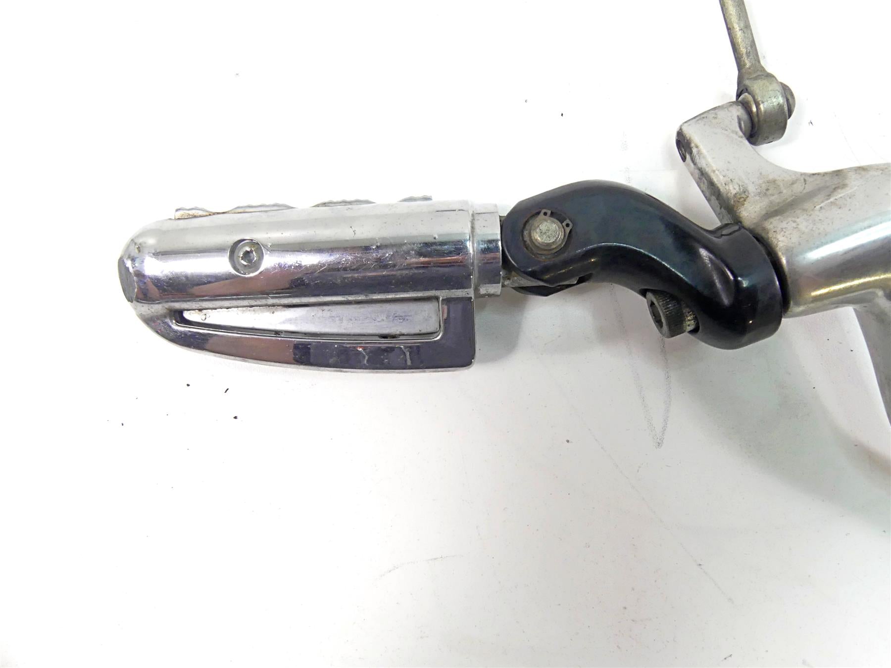 2013 Harley VRSCF Muscle Vrod Left Right Footpeg Foot Peg Rest Set 54046-12 {{ shop.shopifyCountryName }} - Mototech271