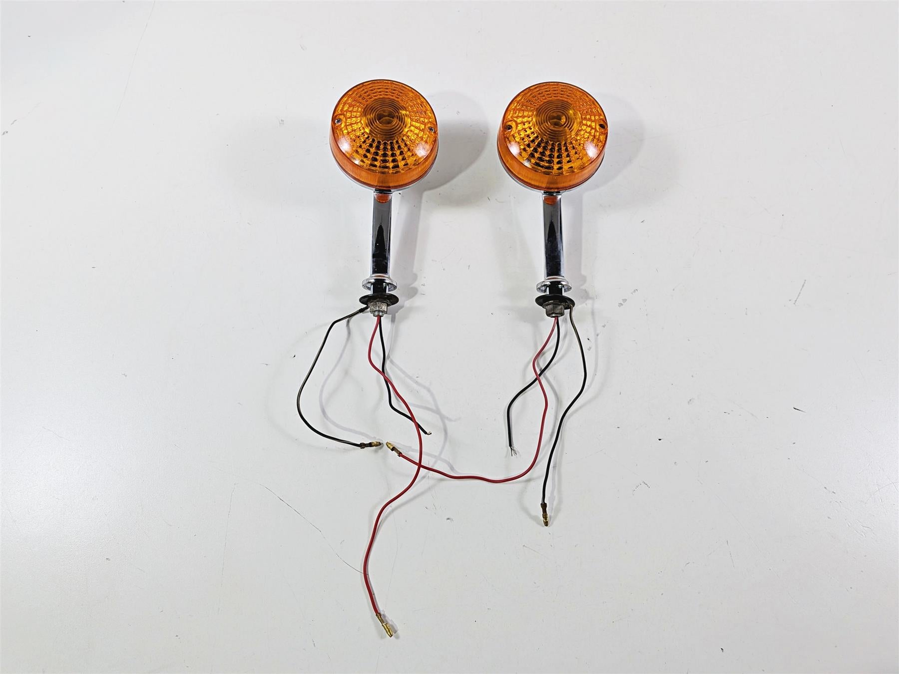 1978 Suzuki GS550 E Front Blinker Set 35601-47600 35601-39370-999 {{ shop.shopifyCountryName }} - Mototech271