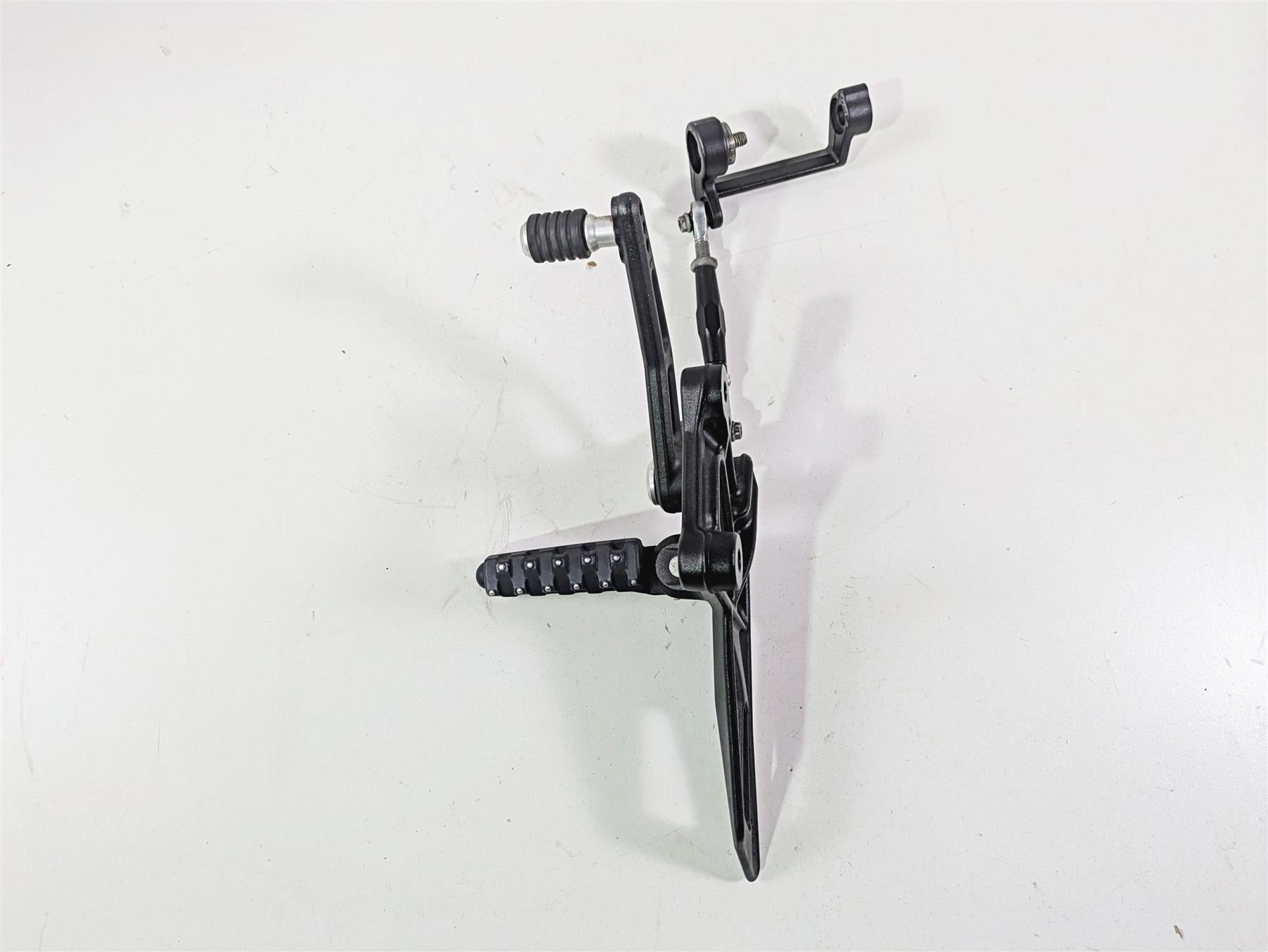 2018 KTM 1290 Super Duke R Left Rider Footpeg & Shift Lever 6130313800033S {{ shop.shopifyCountryName }} - Mototech271