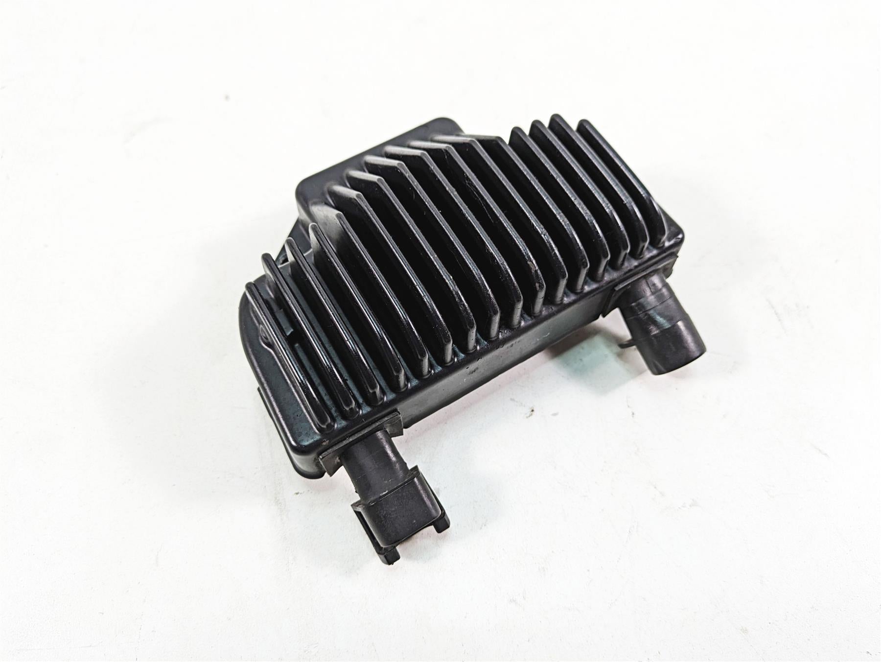 2009 Harley FXDC Dyna Super Glide Custom Rectifier Voltage Regulator 74631-08A {{ shop.shopifyCountryName }} - Mototech271