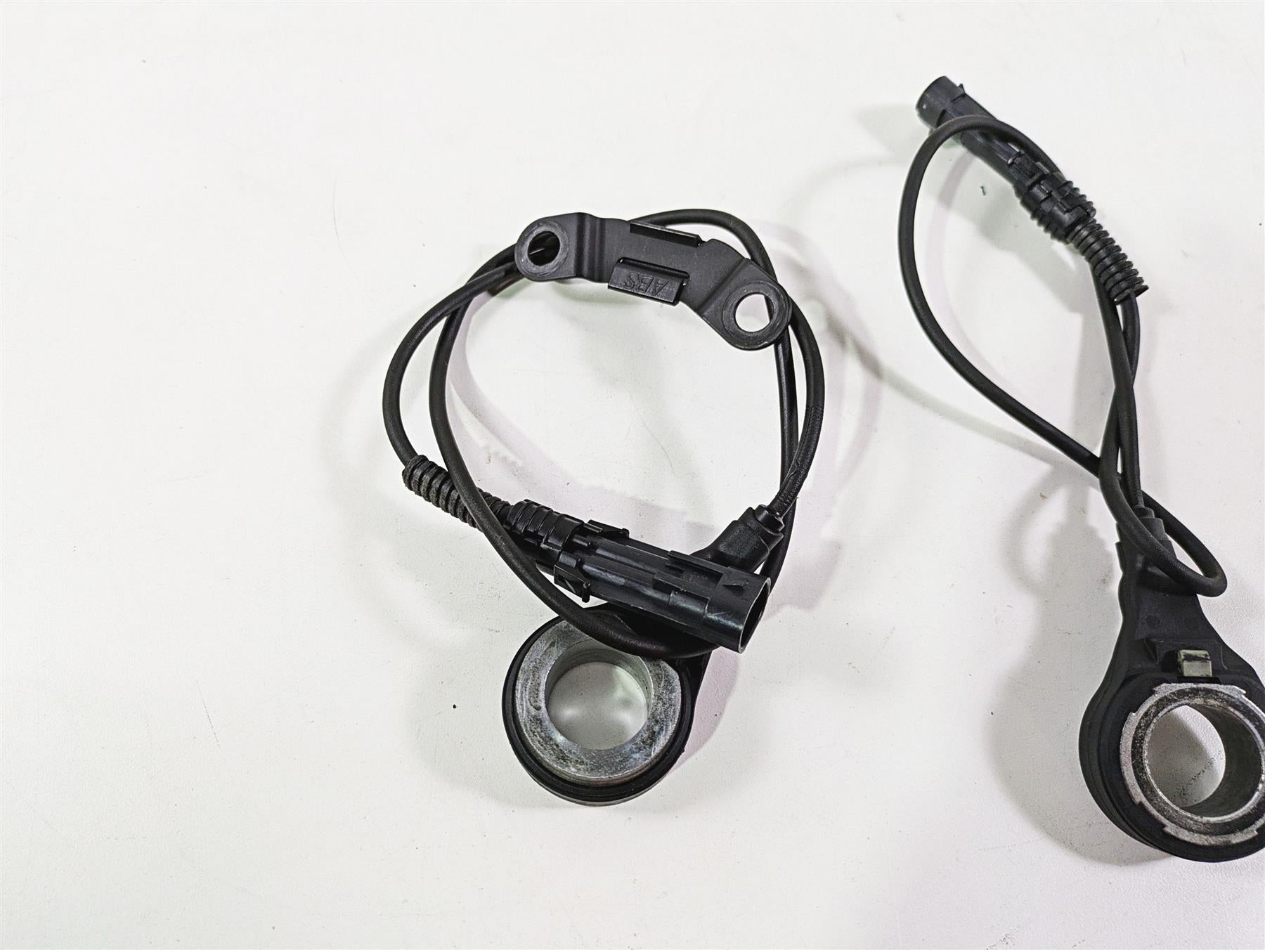 2010 Harley Touring FLHTK Electra Glide Abs Brake Wheel Speed Sensors 40614-08 {{ shop.shopifyCountryName }} - Mototech271