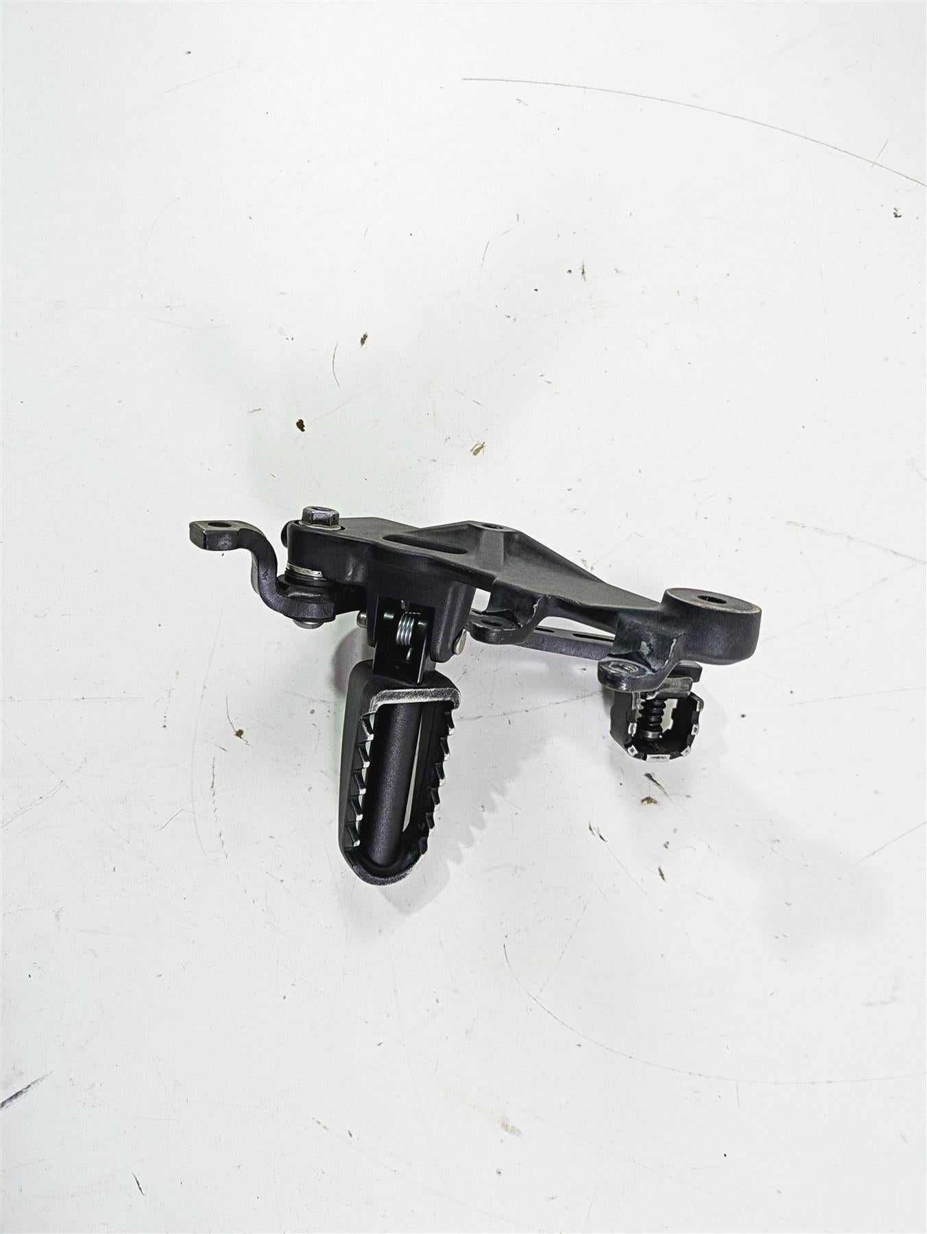 2022 Harley RA1250 S Pan America Right Rider Footpeg & Brake Pedal 50501785 {{ shop.shopifyCountryName }} - Mototech271