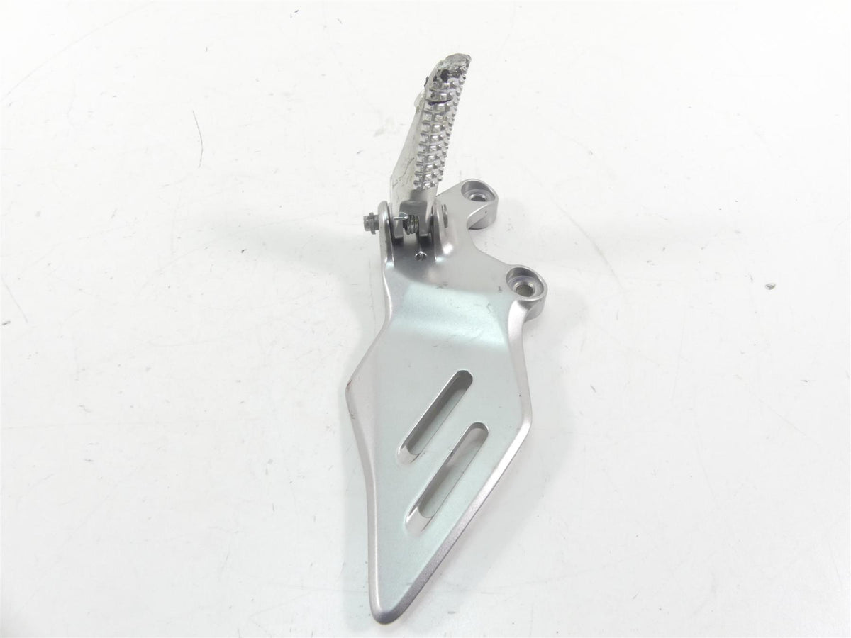 2022 Yamaha MT09 FZ09 Left Front Footpeg & Mount B7N-27442-00-00 {{ shop.shopifyCountryName }} - Mototech271
