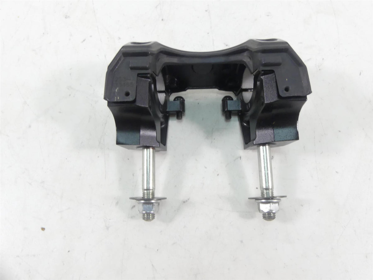 2013 Yamaha VMX17 V-Max 1700 Handlebar Handel Bar Riser Set 2S3-23441-00-00 {{ shop.shopifyCountryName }} - Mototech271