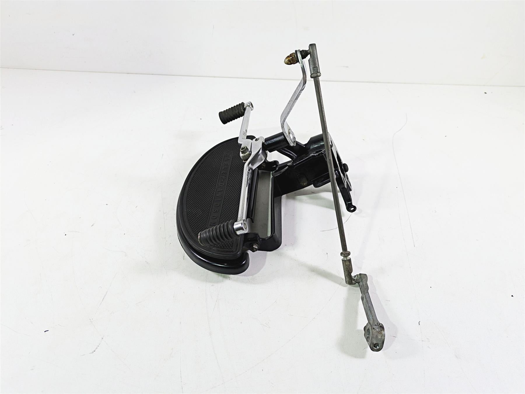 2008 Harley FLSTSB Cross Bones Left Floorboard & Shifter Set 33630-07A 33895-82E | Mototech271