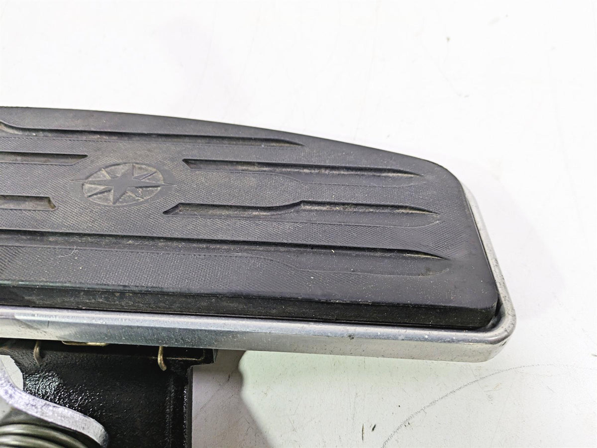 2004 Yamaha XVZ1300 Royal Star Right Floorboard & Brake Pedal Set 4XY-27420-10 {{ shop.shopifyCountryName }} - Mototech271