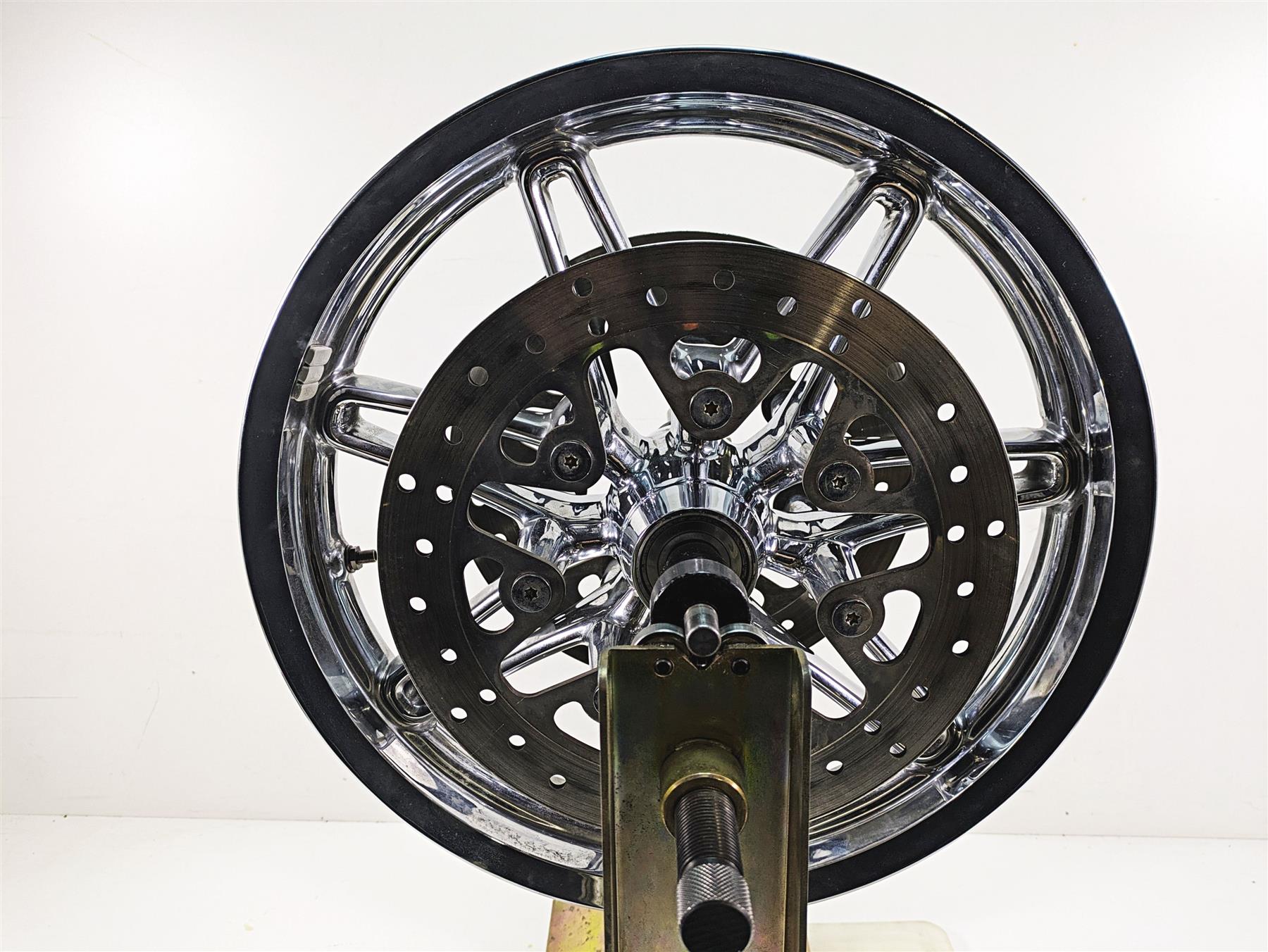 2014 Harley Touring FLHTK Electra Glide 17x3 Chisel Custom Front Wheel 43300057 {{ shop.shopifyCountryName }} - Mototech271