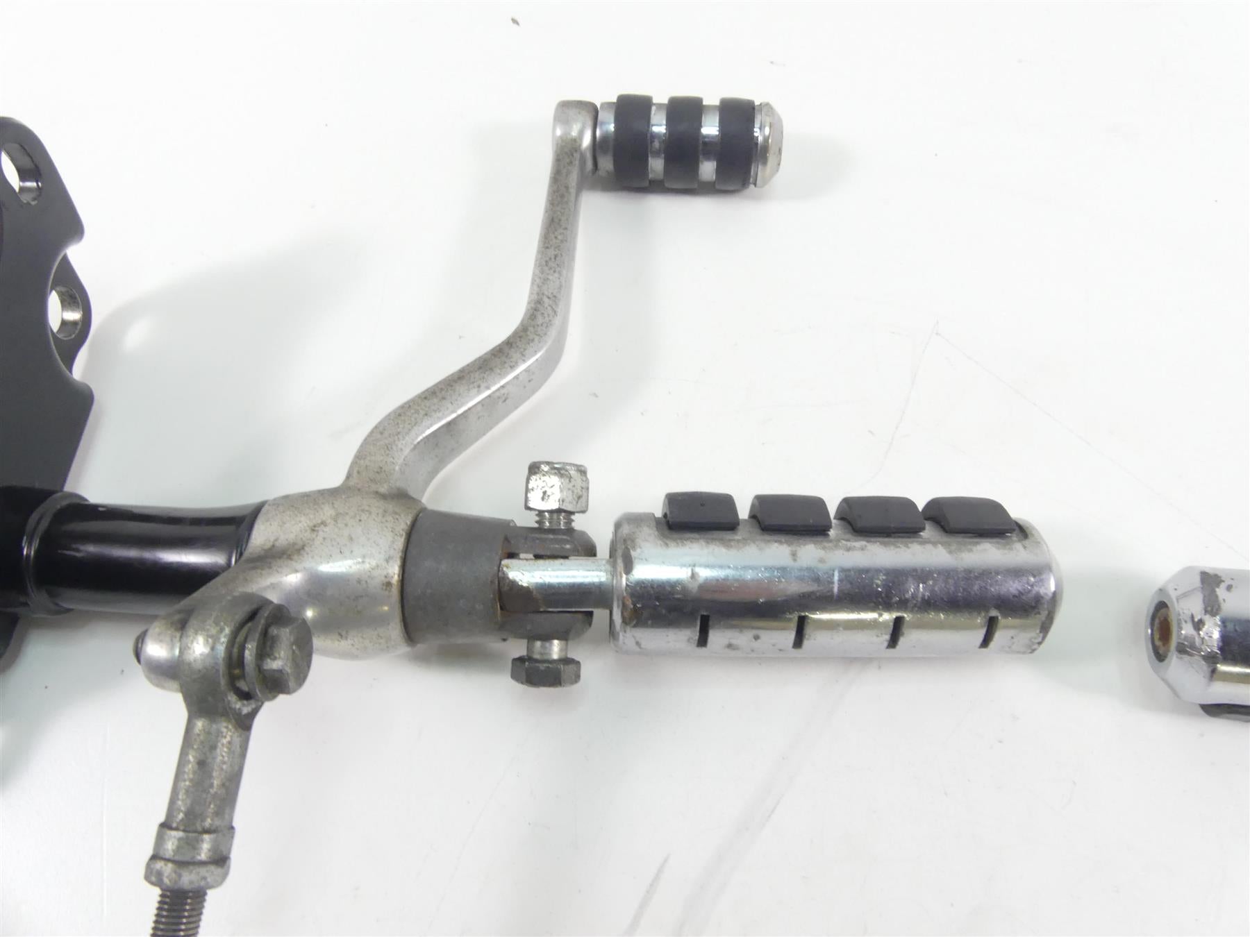 2003 Harley Sportster XL1200 C 100th Anniv Front Footpeg & Pedal Set 50951-90 {{ shop.shopifyCountryName }} - Mototech271