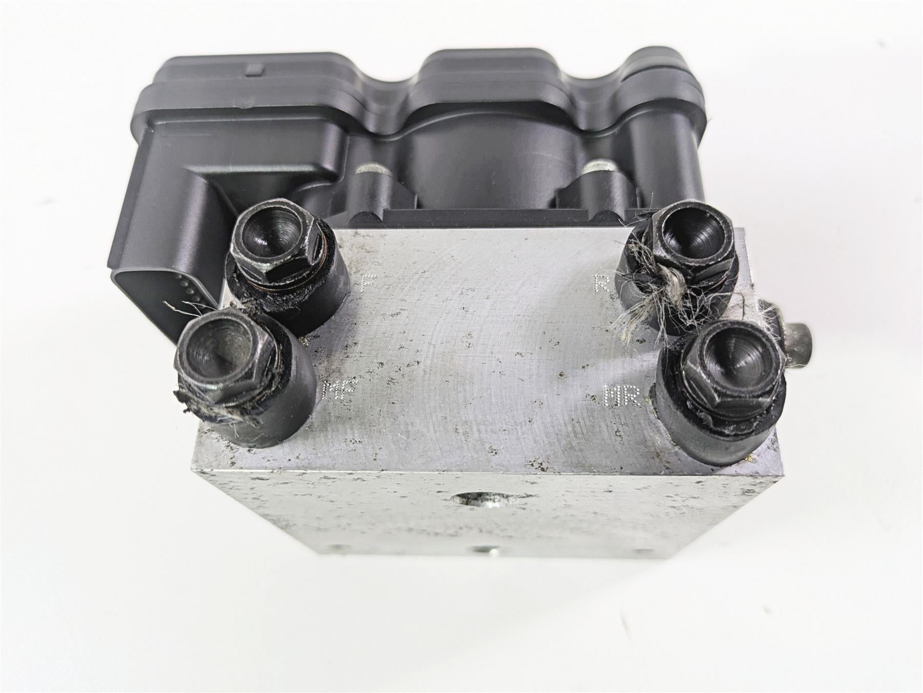 2010 Harley Touring FLHXSE CVO Street Glide Abs Brake Pump Module 40601-08A {{ shop.shopifyCountryName }} - Mototech271