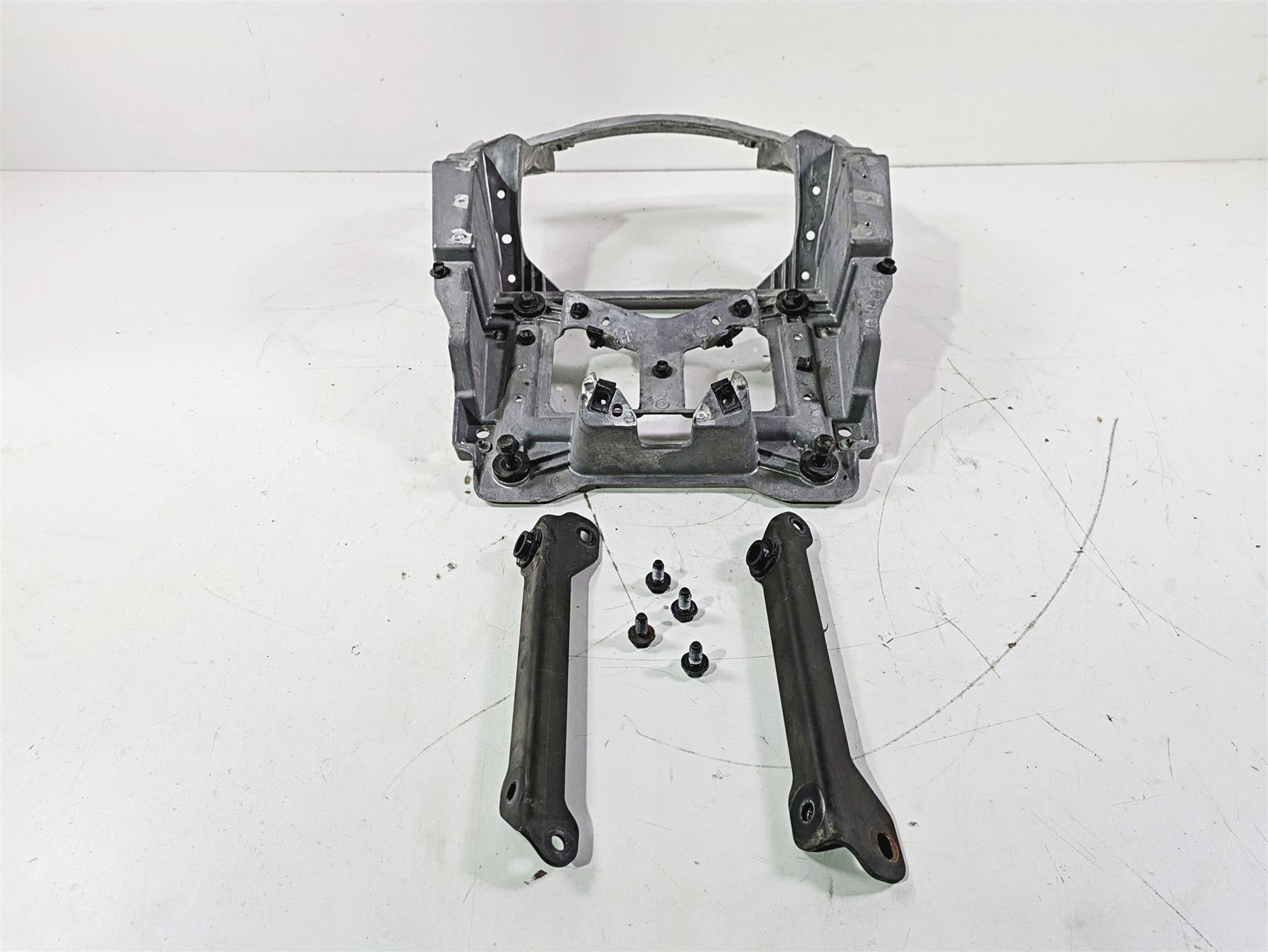 2012 Victory Cross Country Front Fairing Cover Cowl Support Stay Bracket 5136536