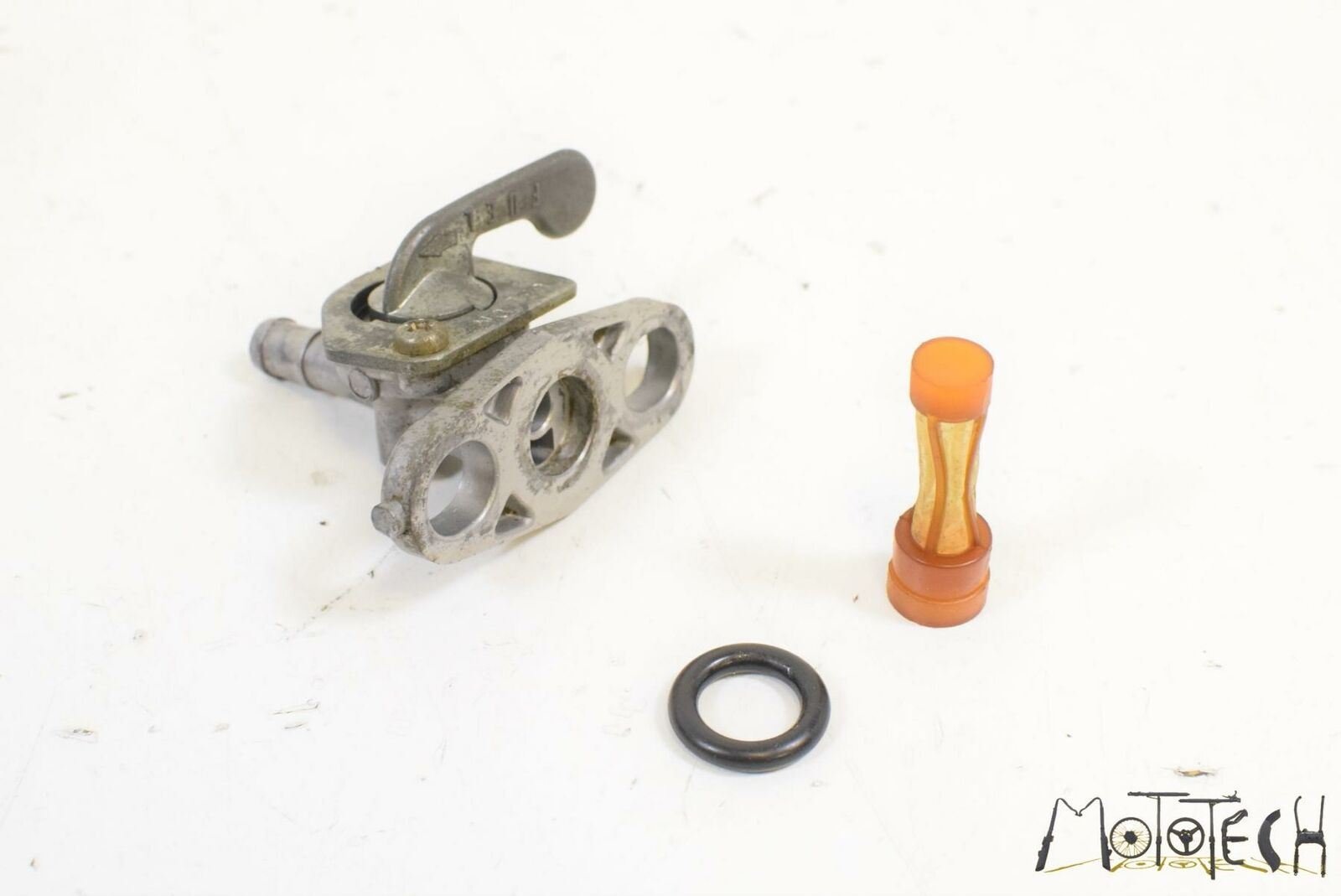 1989 Honda CR250R CR250 R Fuel Gas Petrol Valve Petcock Pet Cock 16950-KA3-731 {{ shop.shopifyCountryName }} - Mototech271