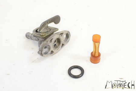 1989 Honda CR250R CR250 R Fuel Gas Petrol Valve Petcock Pet Cock 16950-KA3-731 {{ shop.shopifyCountryName }} - Mototech271