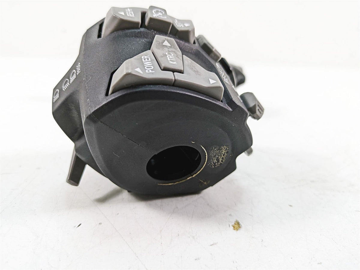2018 Kawasaki ZX1002 Ninja H2 SX Left Cruise Control Switch - Read 46091-0435 {{ shop.shopifyCountryName }} - Mototech271