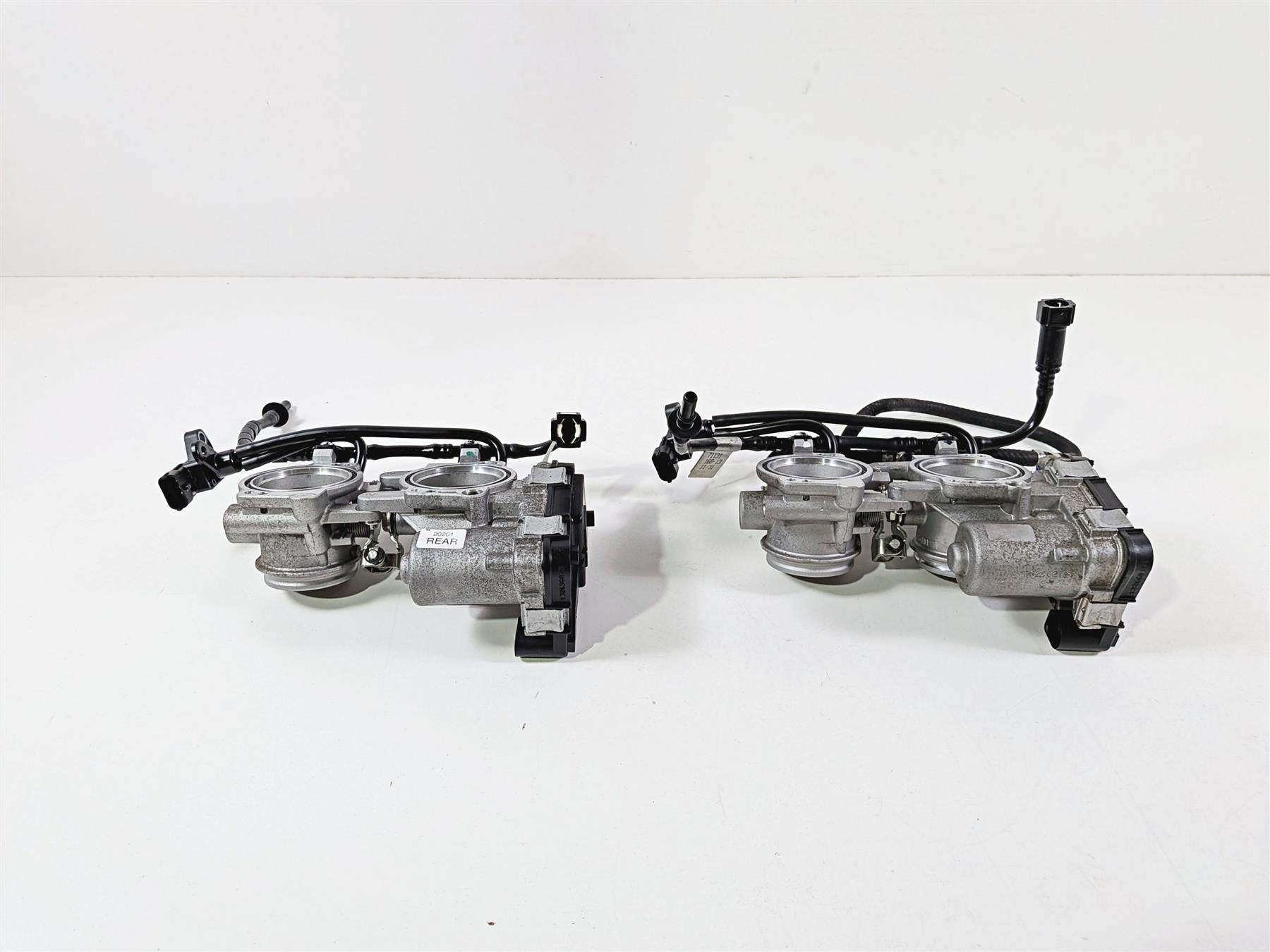 2014 Aprilia RSV4 RR Factory Throttle Body Fuel Injection Set 857303 857304 {{ shop.shopifyCountryName }} - Mototech271