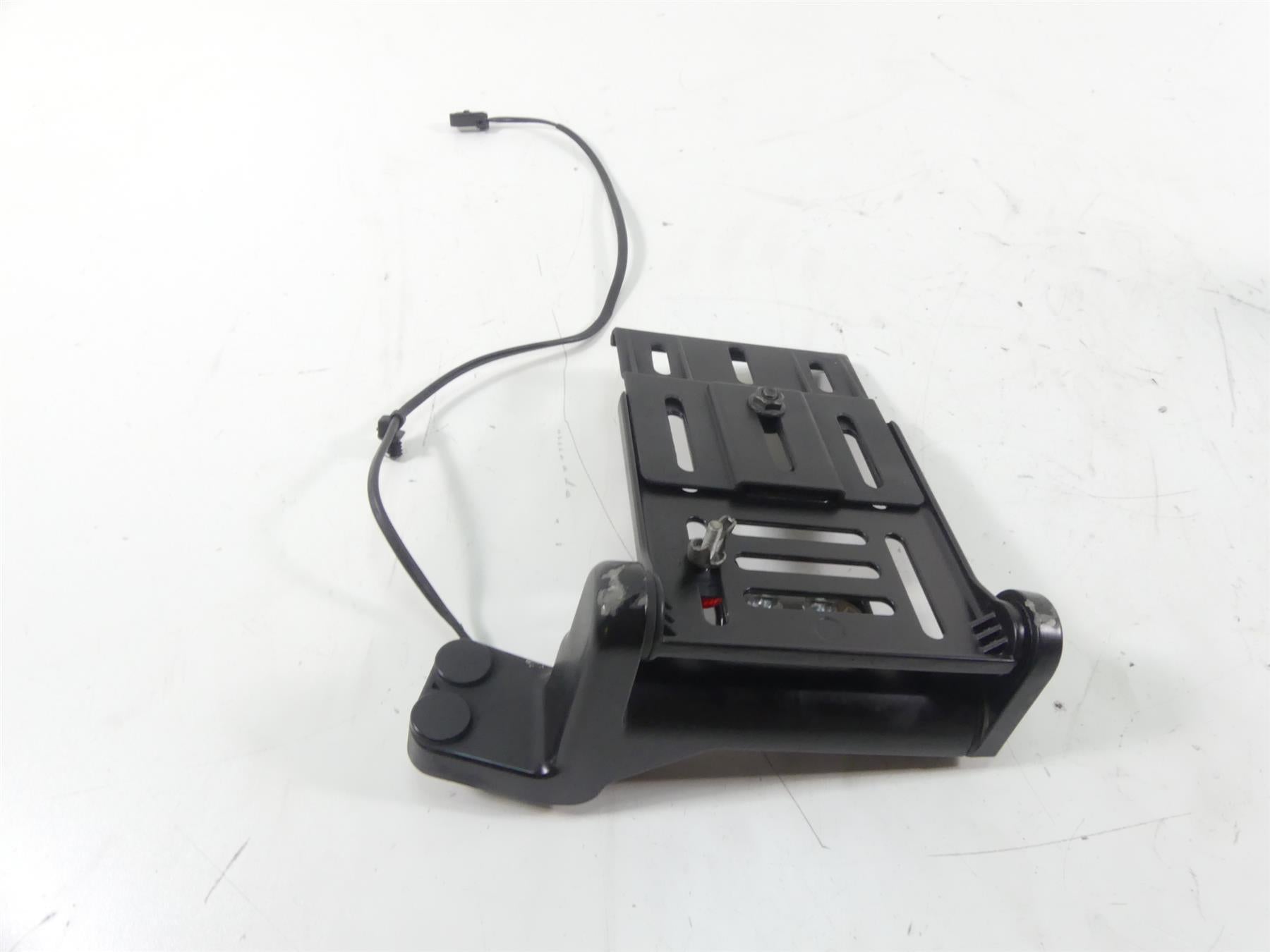 2013 Harley Davidson VRSCF Muscle Side License Plate Holder Mount 69390-09 {{ shop.shopifyCountryName }} - Mototech271