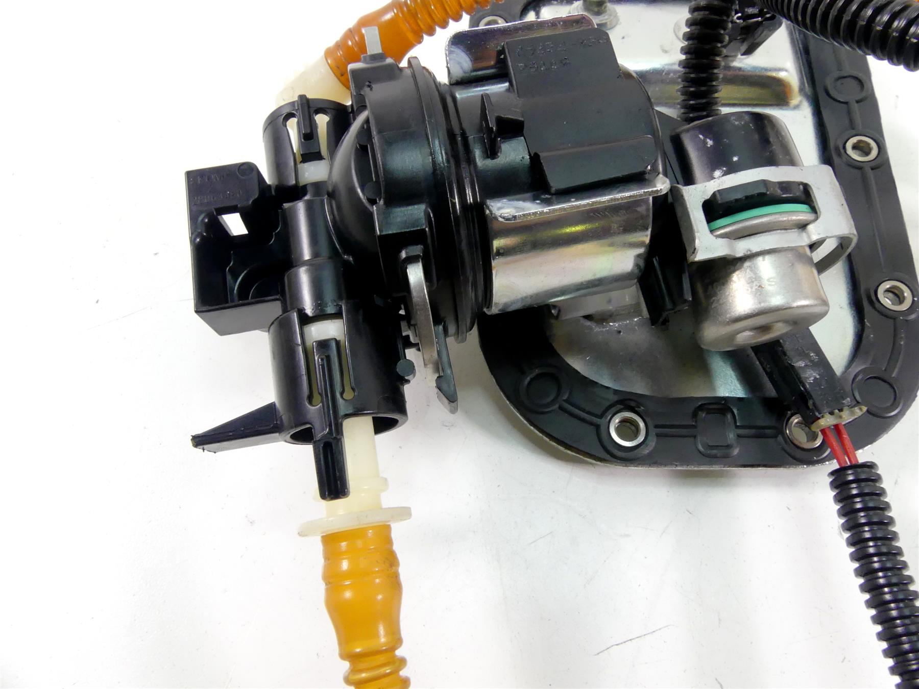 2017 Harley Softail FXSB Breakout Fuel Gas Petrol Pump & Sending Unit 75252-11A {{ shop.shopifyCountryName }} - Mototech271