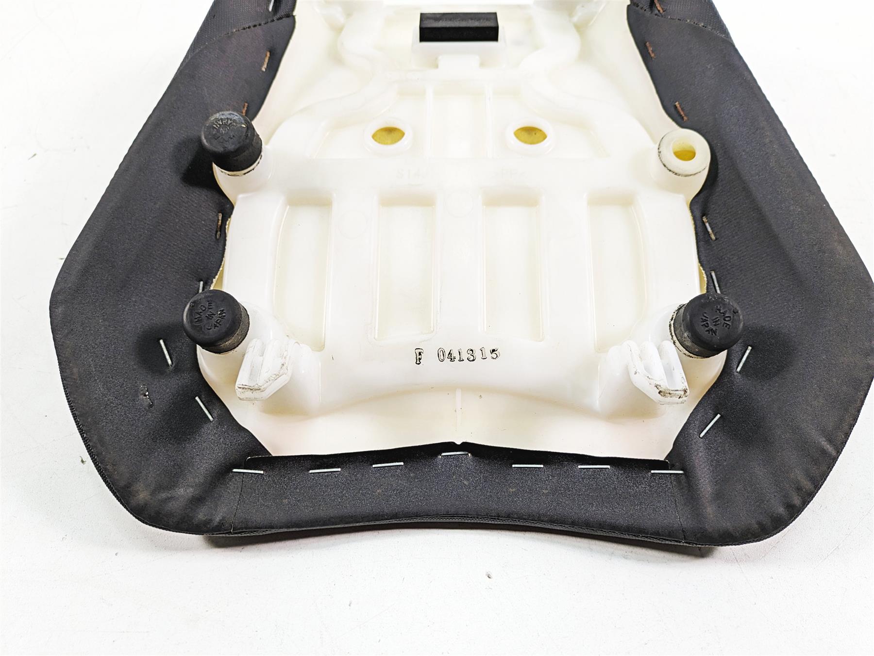 2022 Suzuki GSXR 750 Front Rider Seat 45100-14J11-DW2 {{ shop.shopifyCountryName }} - Mototech271