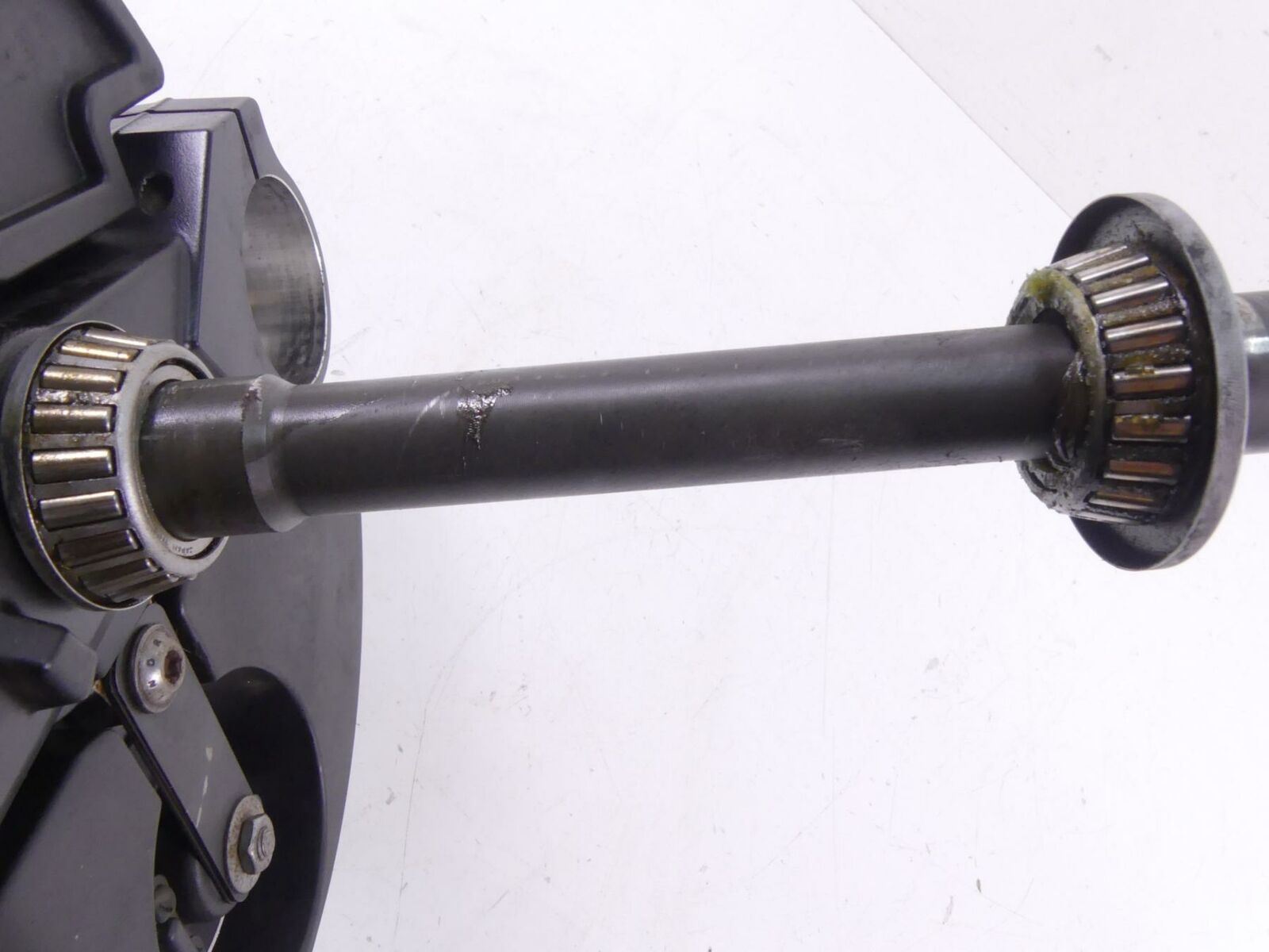 2010 BMW F800GS K72 Lower Triple Tree Steering Yoke 57mm + Cover 31427698362 {{ shop.shopifyCountryName }} - Mototech271