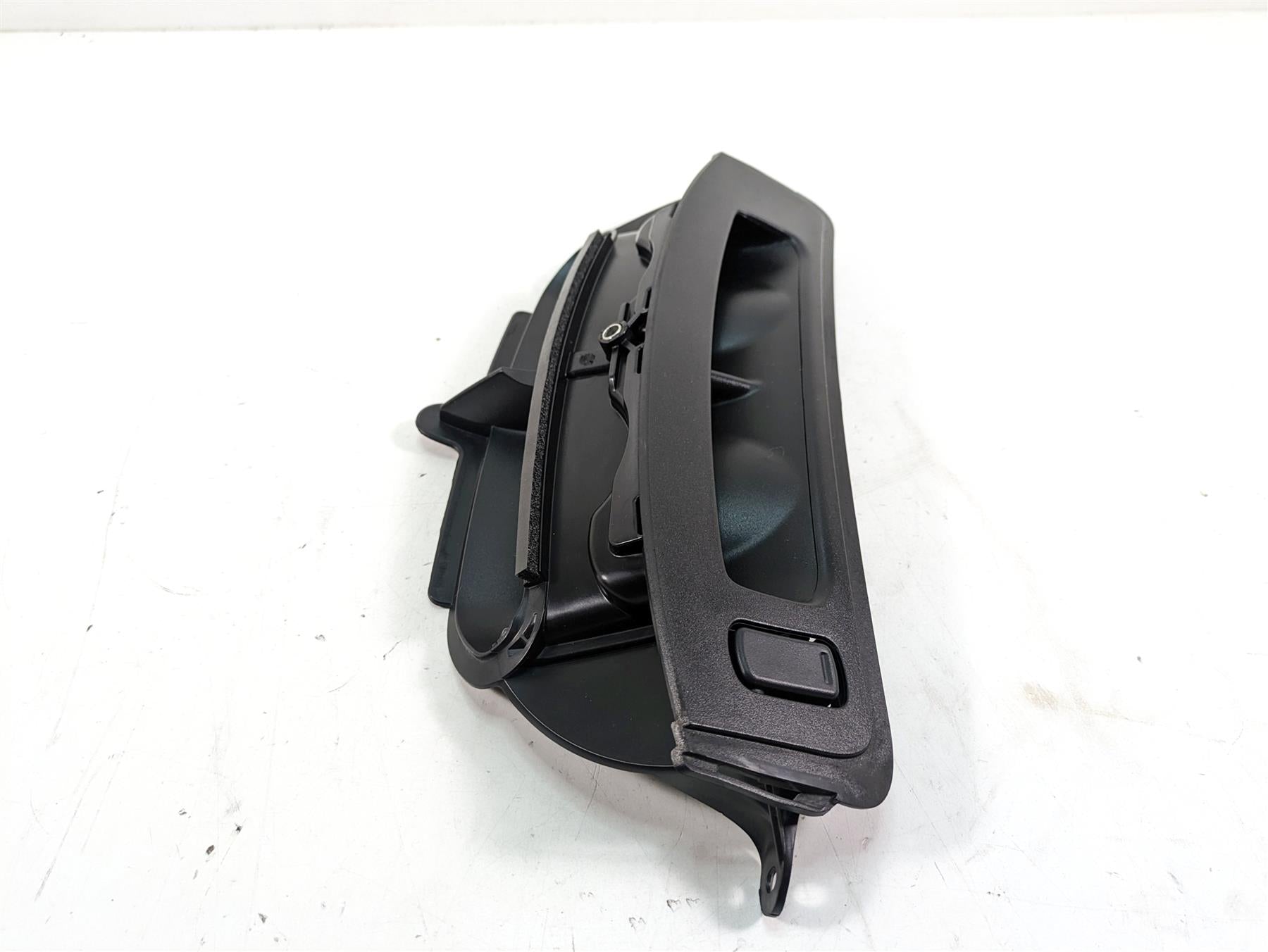 2014 Harley Touring FLHTK Electra Glide Upper Air Inlet Duct Vent 29200003 {{ shop.shopifyCountryName }} - Mototech271