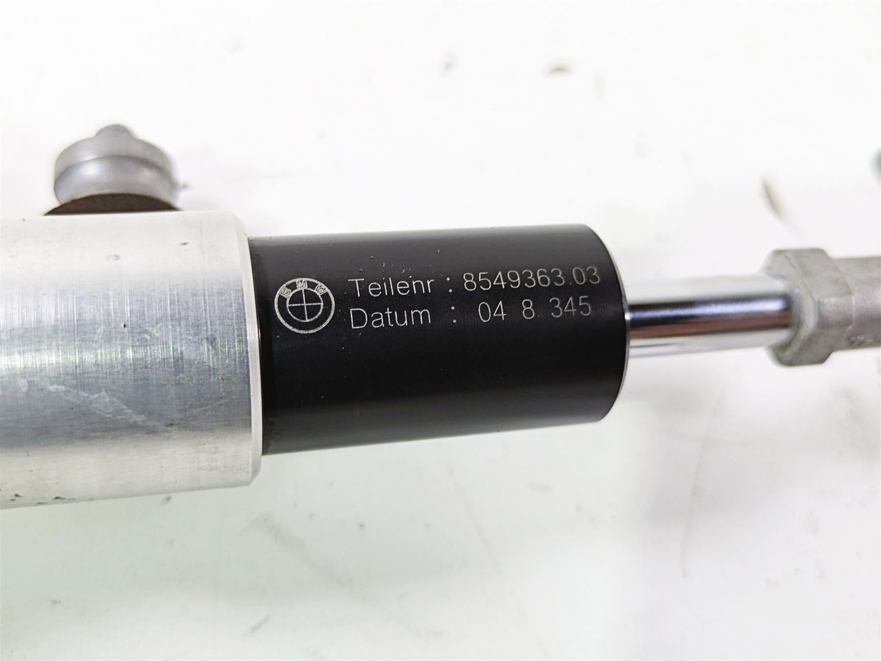 2018 BMW R1200GS GSW K50 Steering Damper & Mounts 32768549363 {{ shop.shopifyCountryName }} - Mototech271