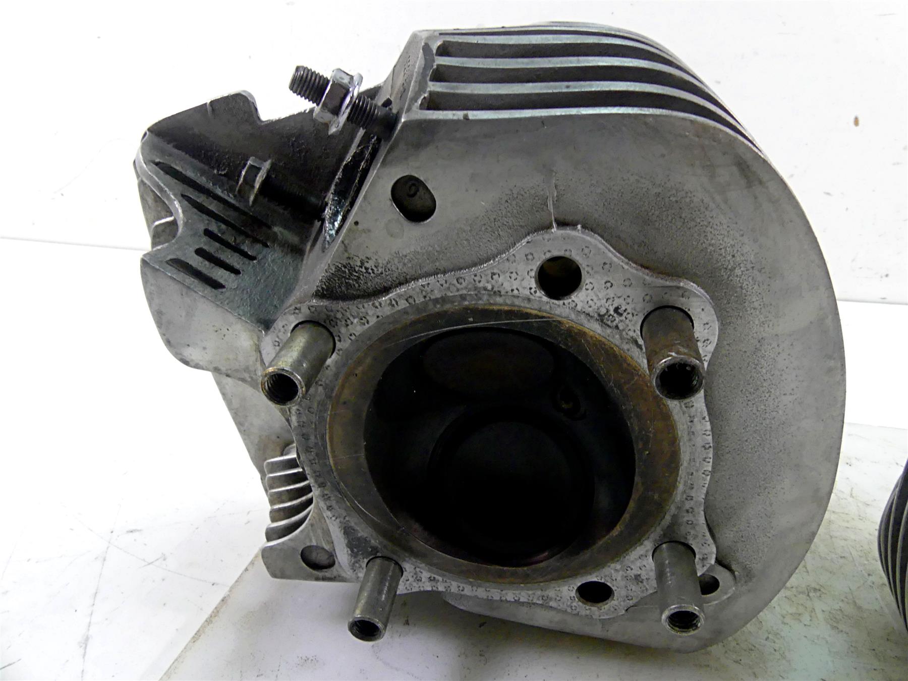 S&S Cycle Super Stock Cylinderhead Cylinder Head Set 90-1050F-S 90-1050R-S {{ shop.shopifyCountryName }} - Mototech271