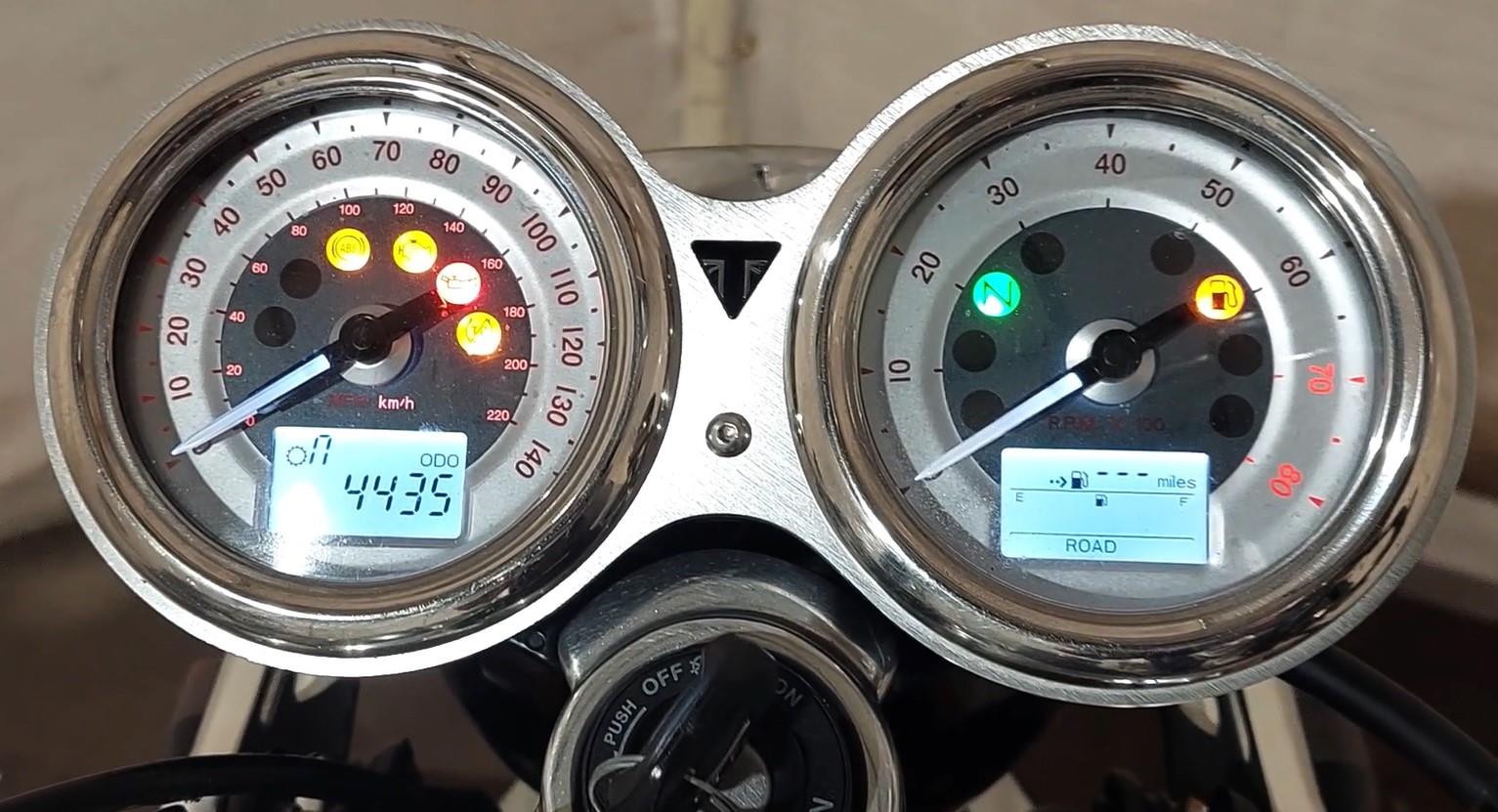 2017 Triumph Thruxton 1200 R Speedometer Speedo Gauges Instrument