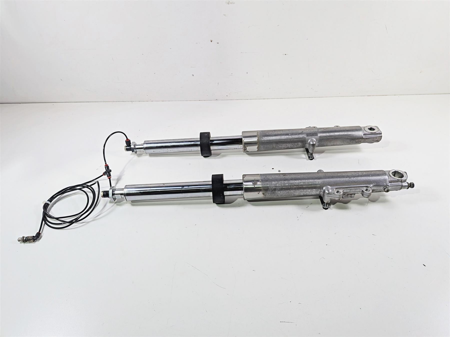 2000 Harley Touring FLHRCI Road King Front Fork Leg Set - Read 46497-00 46495-00 {{ shop.shopifyCountryName }} - Mototech271