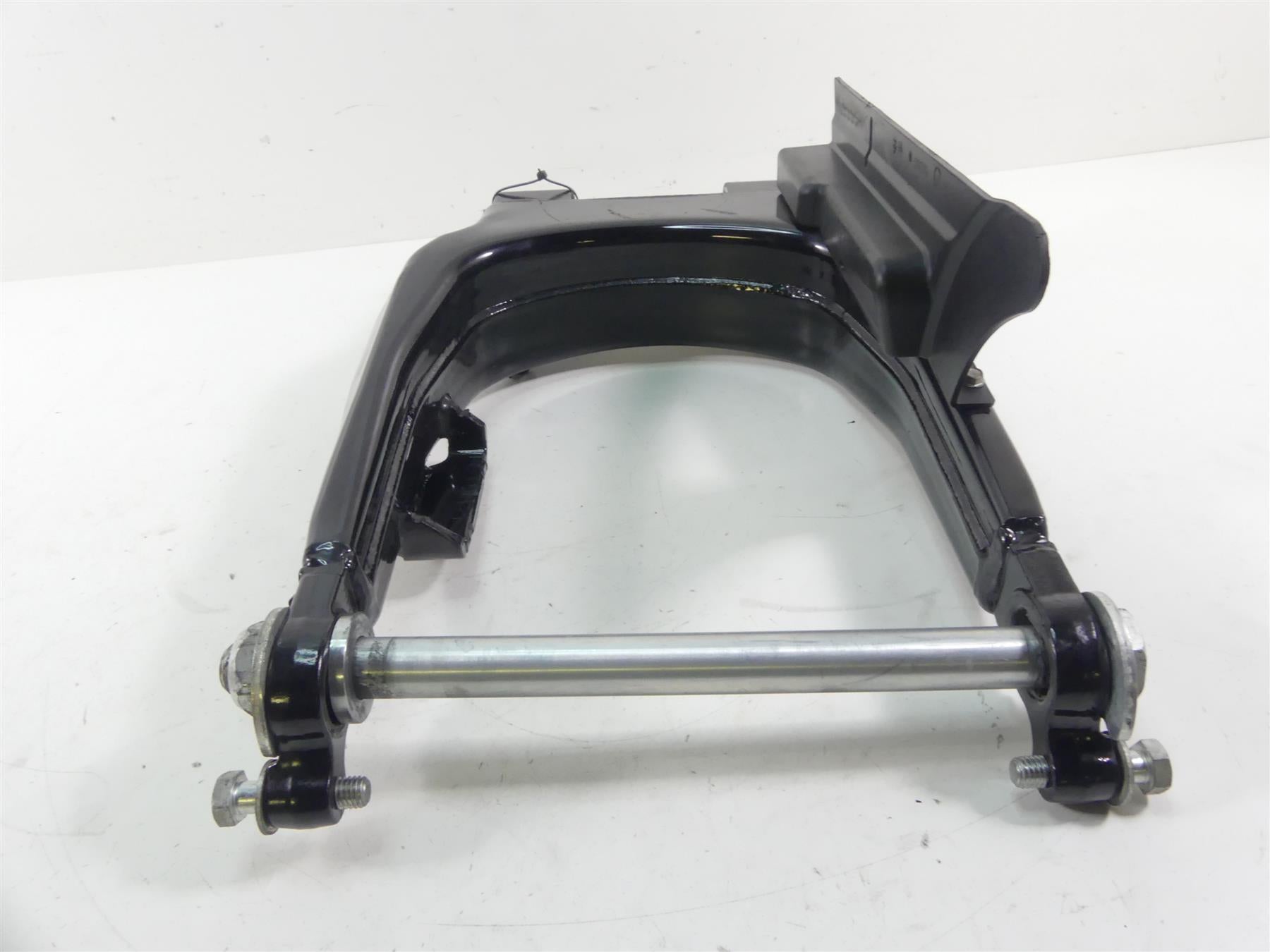 2017 Harley Touring FLHTKL Electra Glide Rear Swingarm & 25mm Axle Set 47549-09A {{ shop.shopifyCountryName }} - Mototech271