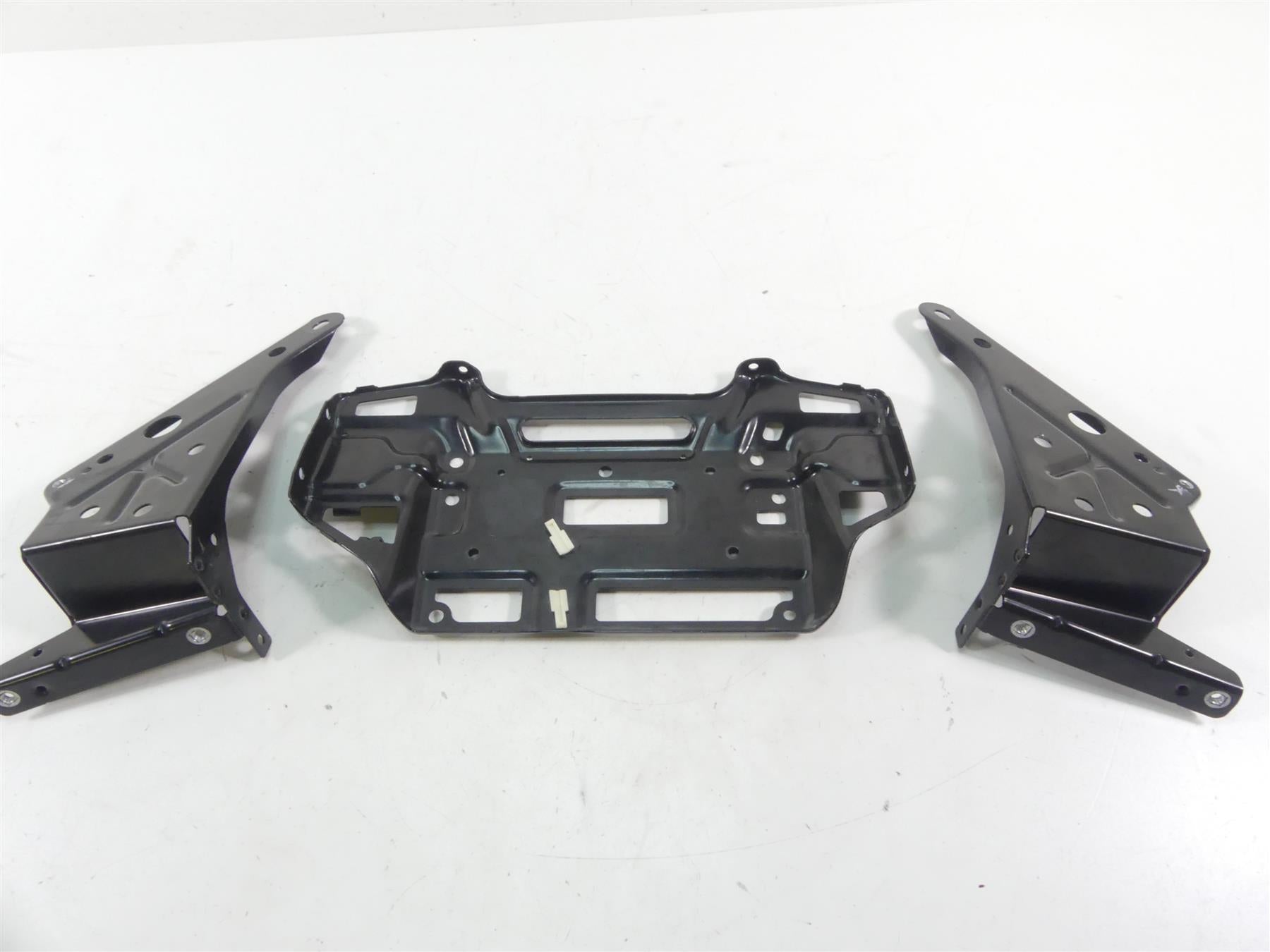 2017 Harley Touring FLHTKL Electra Glide Front Fairing Support Stay Set 57000186