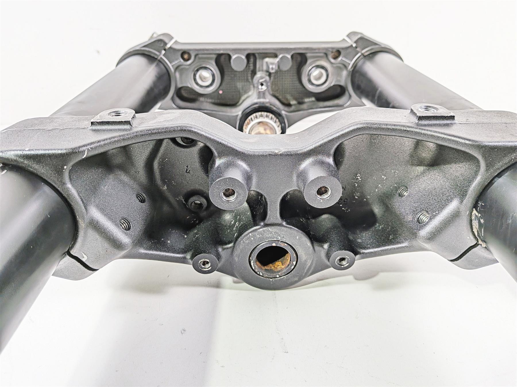 2014 Suzuki M109R VZR1800 Boulevard Front Fork Triple Tree Axle Set 51103-48G31 {{ shop.shopifyCountryName }} - Mototech271