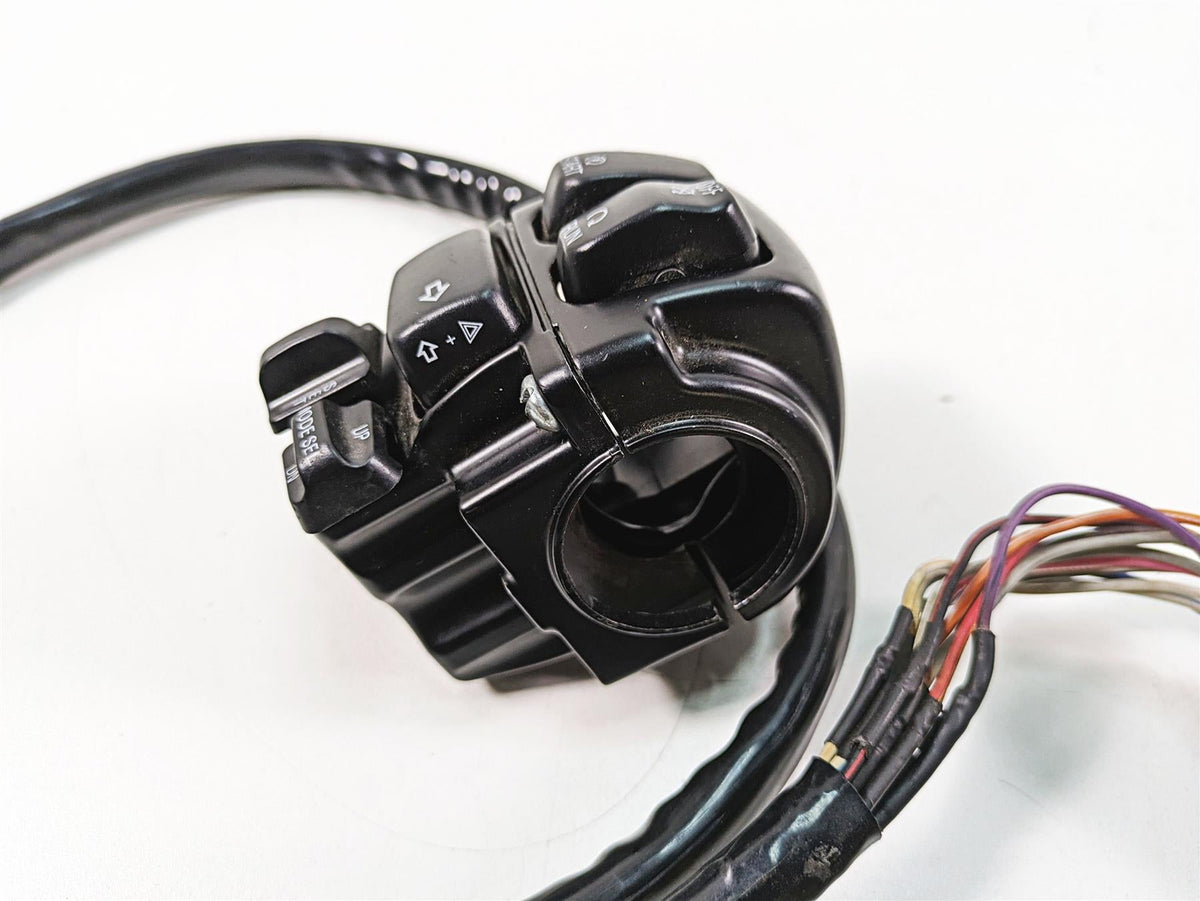 2011 Harley Touring FLTRU Road Glide Right Hand Control Switch - Read 71682-06A {{ shop.shopifyCountryName }} - Mototech271