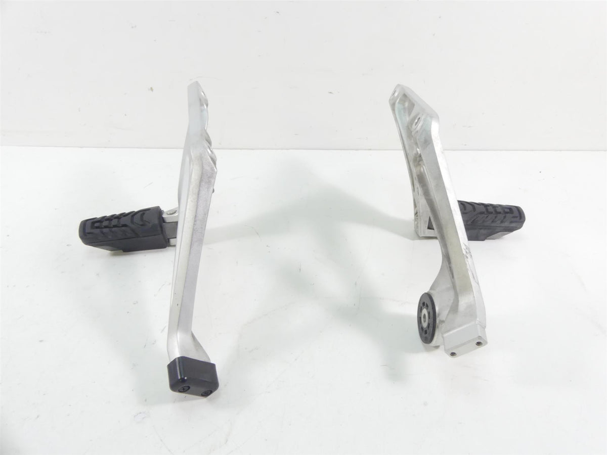 2015 BMW R1200RT K52 Rear Passenger Footpeg Foot Peg Set 46718534789 46718534790 {{ shop.shopifyCountryName }} - Mototech271