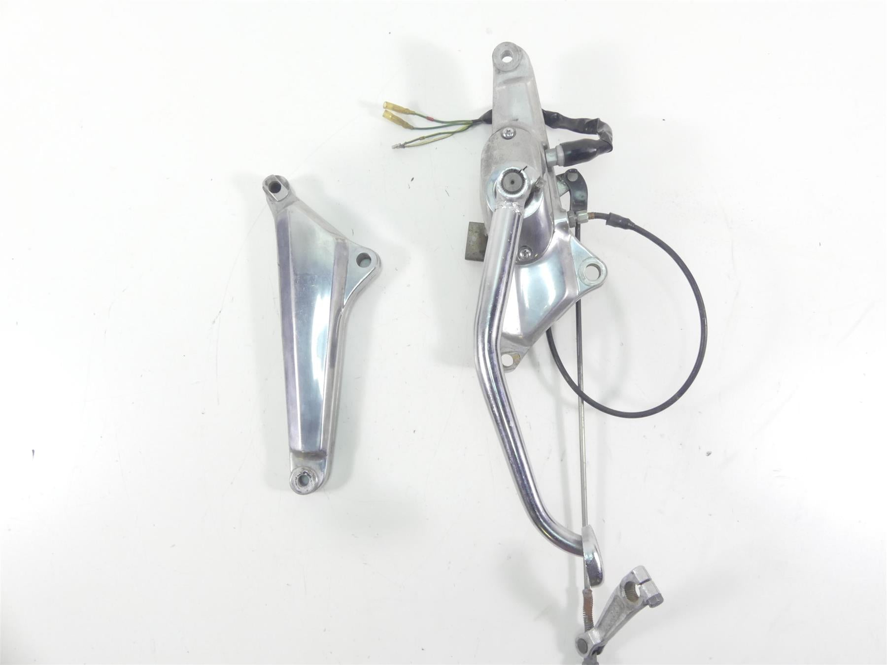 1977 Honda CB750 A Four Hondamatic Right Brake Pedal & Mounts Set 50600-393-771 {{ shop.shopifyCountryName }} - Mototech271