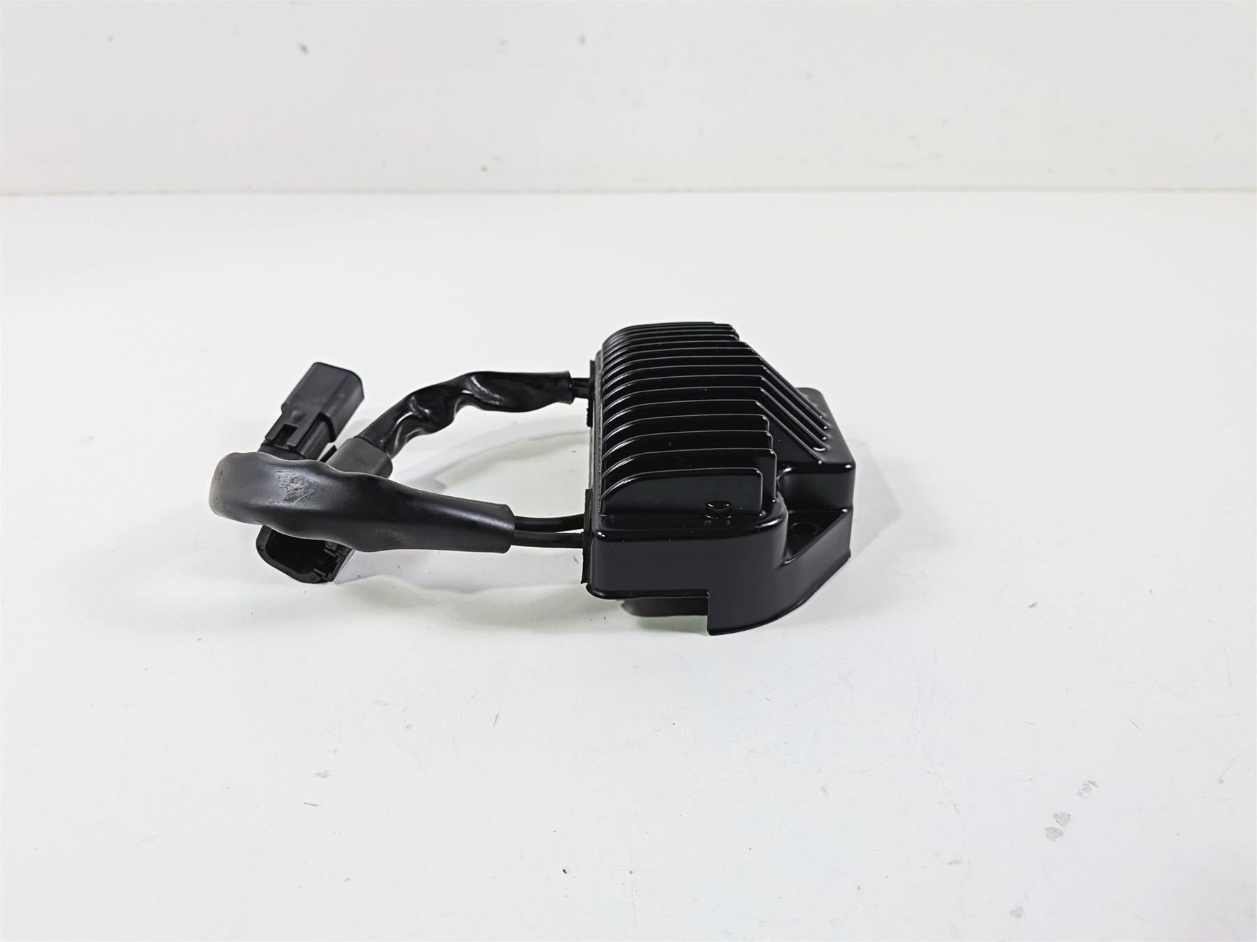 2006 Harley Davidson Dyna FXDBI Street Bob Rectifier Voltage Regulator 74631-06 {{ shop.shopifyCountryName }} - Mototech271