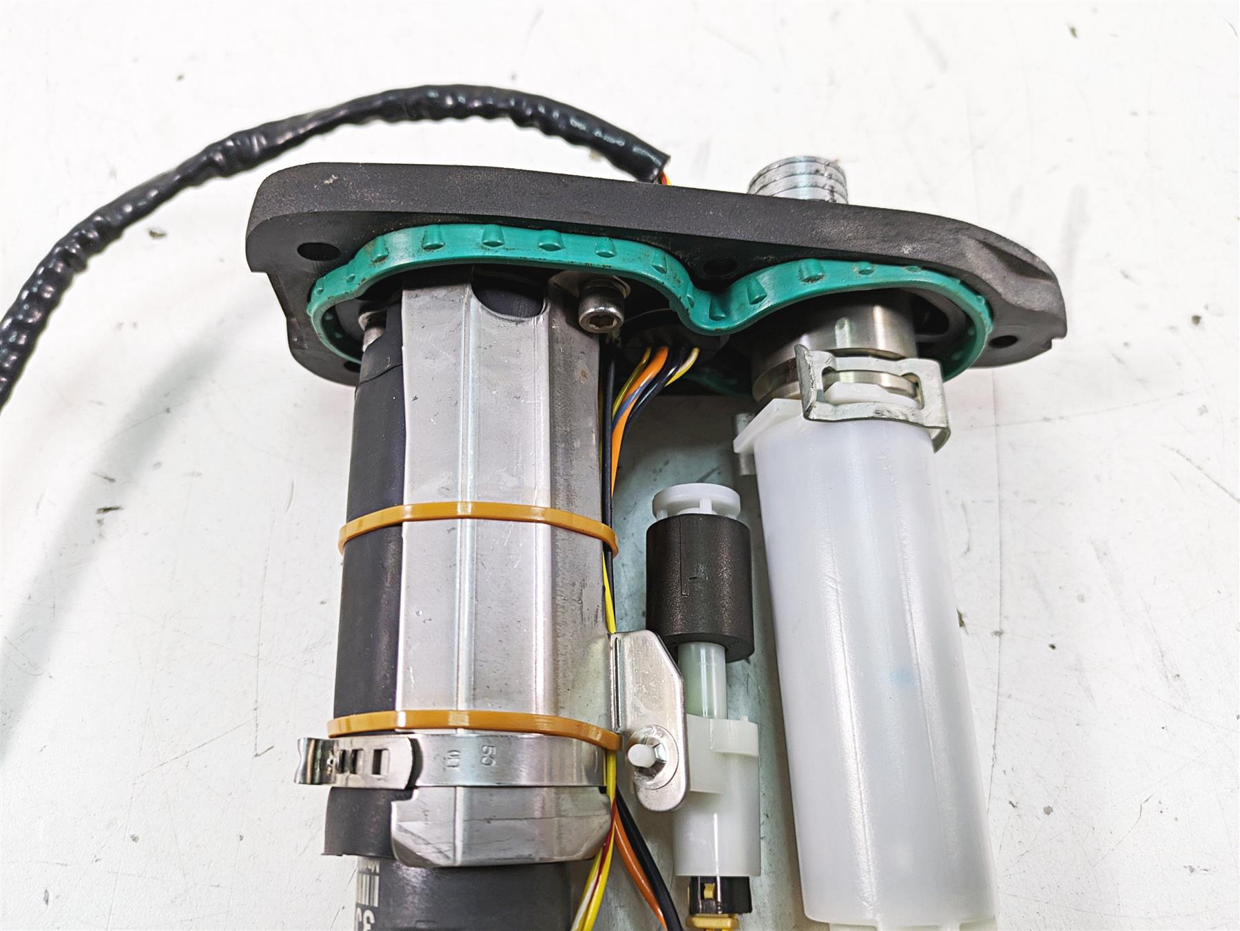 2019 Harley XL883N Sportster Iron Fuel Gas Petrol Pump -Tested 75268-07F {{ shop.shopifyCountryName }} - Mototech271