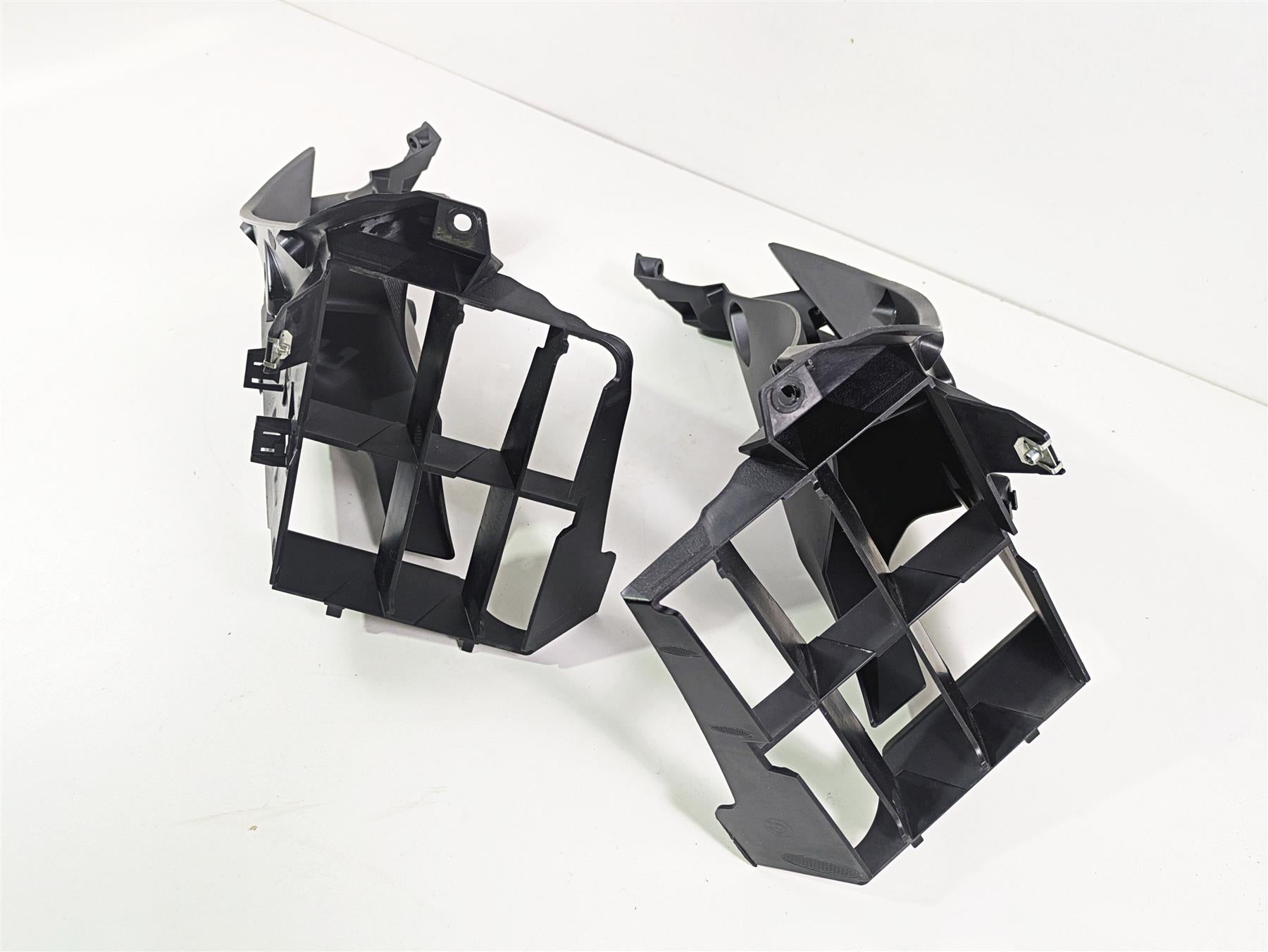 2016 BMW R1200RT K52 Radiator Fairing Cover Scoop Set 46637728668 {{ shop.shopifyCountryName }} - Mototech271