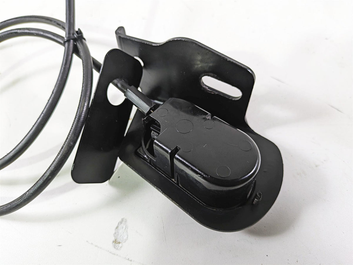 2008 Harley Touring FLHTCU E-Glide 105TH Seat Release Latch & Cable {{ shop.shopifyCountryName }} - Mototech271