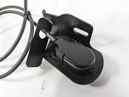2008 Harley Touring FLHTCU E-Glide 105TH Seat Release Latch & Cable {{ shop.shopifyCountryName }} - Mototech271