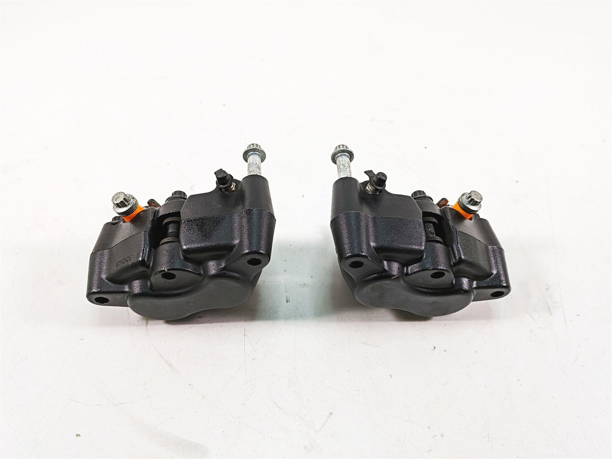 2009 Harley FXDF Dyna Fat Bob Front Brake Caliper Set 44046-08 44487-08 {{ shop.shopifyCountryName }} - Mototech271