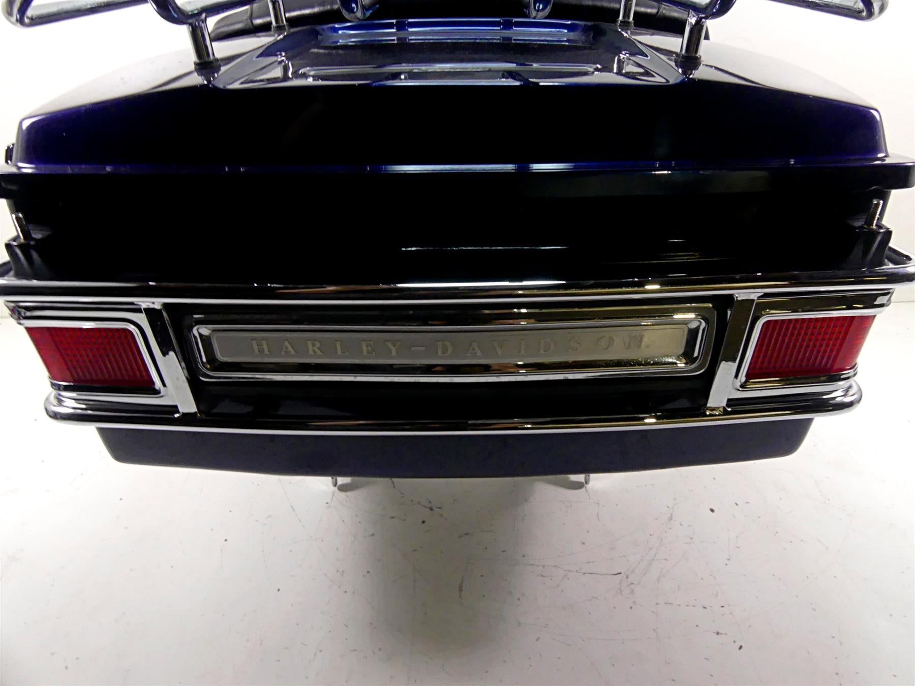 2002 Harley Touring FLHTC Electra Glide Complete Trunk & Mount Bracket 53140-00 {{ shop.shopifyCountryName }} - Mototech271